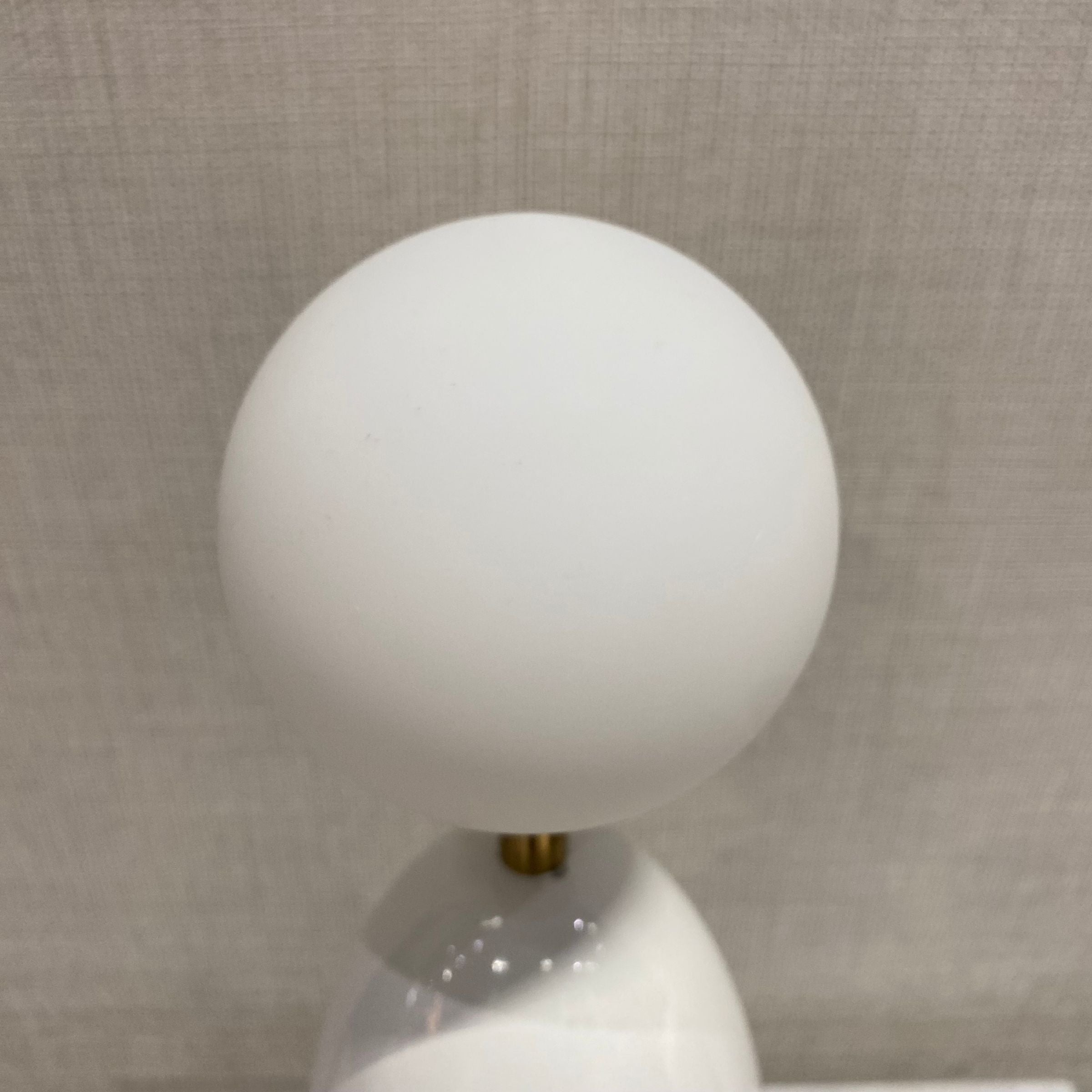 Display Item - Table Lamp White CY-LTD-1011-W Nakheel - DISPLAY ITEM - ebarza Furniture UAE | Shop Modern Furniture in Abu Dhabi & Dubai - مفروشات ايبازرا في الامارات | تسوق اثاث عصري وديكورات مميزة في دبي وابوظبي