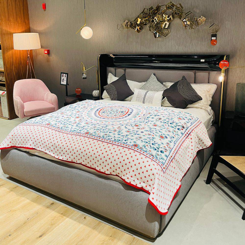 Tulipa Double Soft Spanish Blanket 200.15.01.0186 - Blankets - ebarza Furniture UAE | Shop Modern Furniture in Abu Dhabi & Dubai - مفروشات ايبازرا في الامارات | تسوق اثاث عصري وديكورات مميزة في دبي وابوظبي