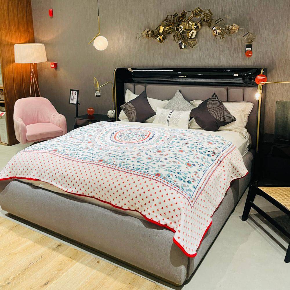 Tulipa Double Soft Spanish Blanket 200.15.01.0186 - Blankets - ebarza Furniture UAE | Shop Modern Furniture in Abu Dhabi & Dubai - مفروشات ايبازرا في الامارات | تسوق اثاث عصري وديكورات مميزة في دبي وابوظبي