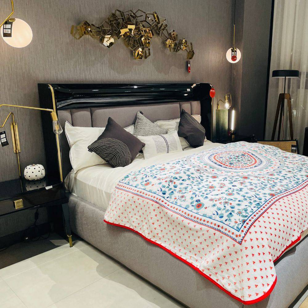 Tulipa Double Soft Spanish Blanket 200.15.01.0186 - Blankets - ebarza Furniture UAE | Shop Modern Furniture in Abu Dhabi & Dubai - مفروشات ايبازرا في الامارات | تسوق اثاث عصري وديكورات مميزة في دبي وابوظبي