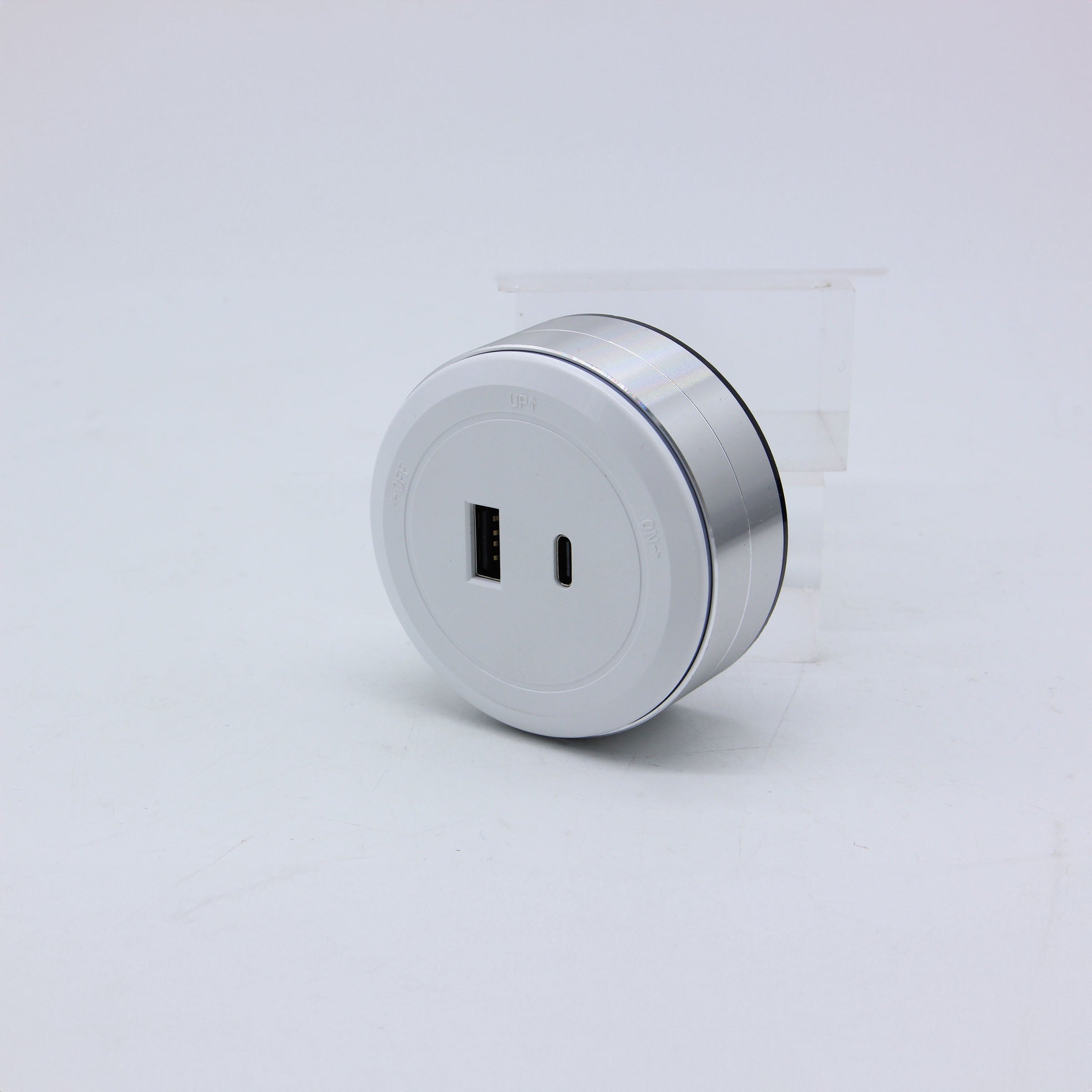 Universal Power Adapter AH04-CU - Power Track System - ebarza Furniture UAE | Shop Modern Furniture in Abu Dhabi & Dubai - مفروشات ايبازرا في الامارات | تسوق اثاث عصري وديكورات مميزة في دبي وابوظبي