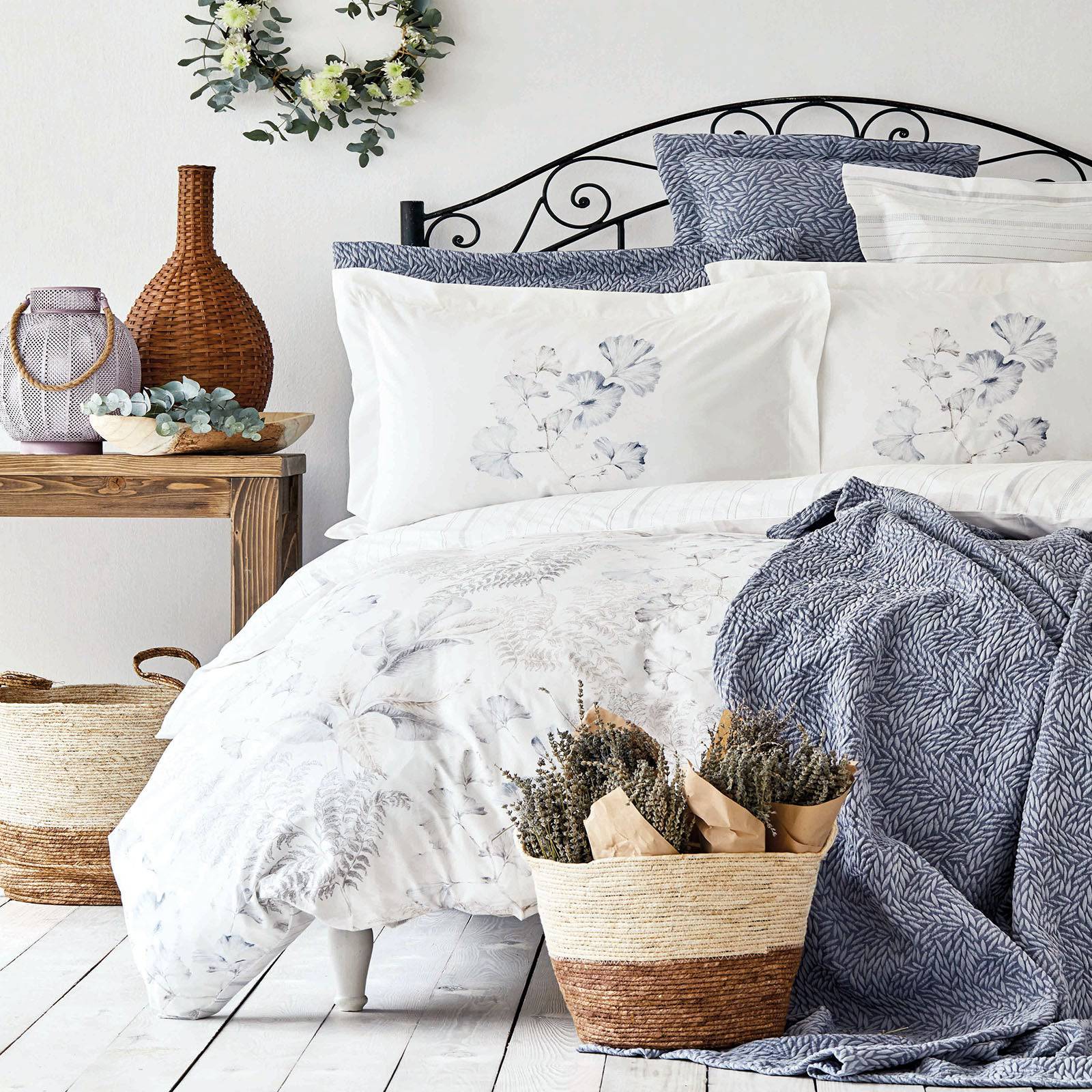 Vial Indigo Bedding Set 200.16.01.0167 - Bedding - ebarza Furniture UAE | Shop Modern Furniture in Abu Dhabi & Dubai - مفروشات ايبازرا في الامارات | تسوق اثاث عصري وديكورات مميزة في دبي وابوظبي