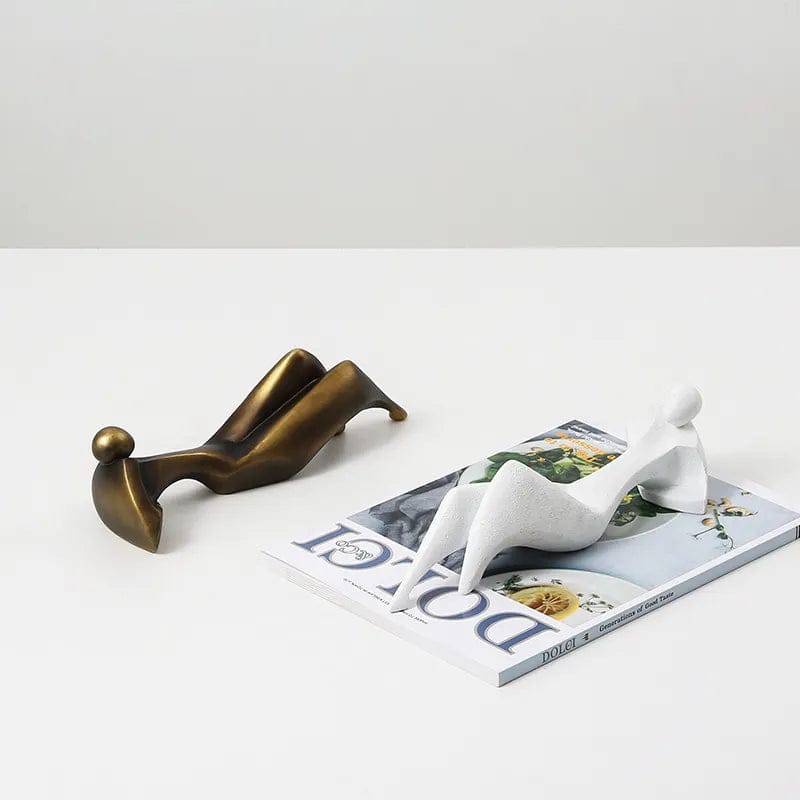 White Resin Figurative Sculpture Fc-Sz22018A - Home Decor Figurines - ebarza Furniture UAE | Shop Modern Furniture in Abu Dhabi & Dubai - مفروشات ايبازرا في الامارات | تسوق اثاث عصري وديكورات مميزة في دبي وابوظبي