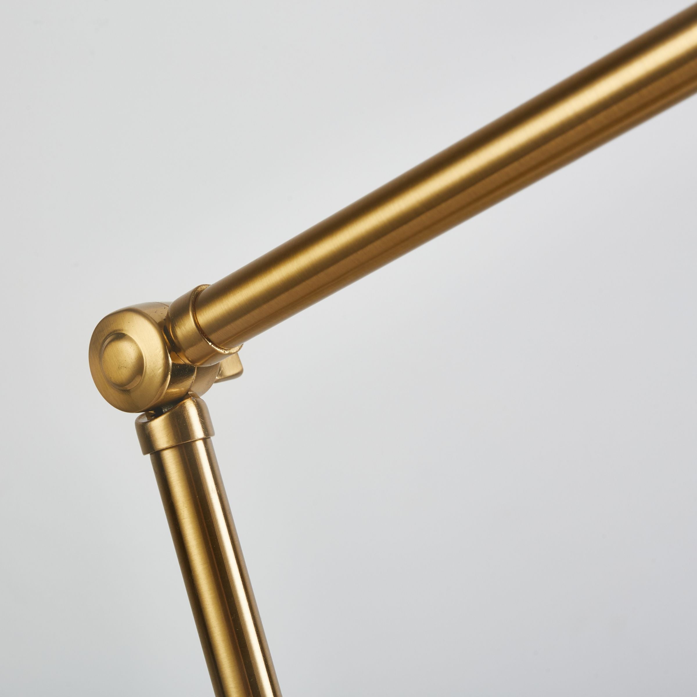 Zoe Table Lamp CY-LTD-1022 - Desk\table Lamps - ebarza Furniture UAE | Shop Modern Furniture in Abu Dhabi & Dubai - مفروشات ايبازرا في الامارات | تسوق اثاث عصري وديكورات مميزة في دبي وابوظبي