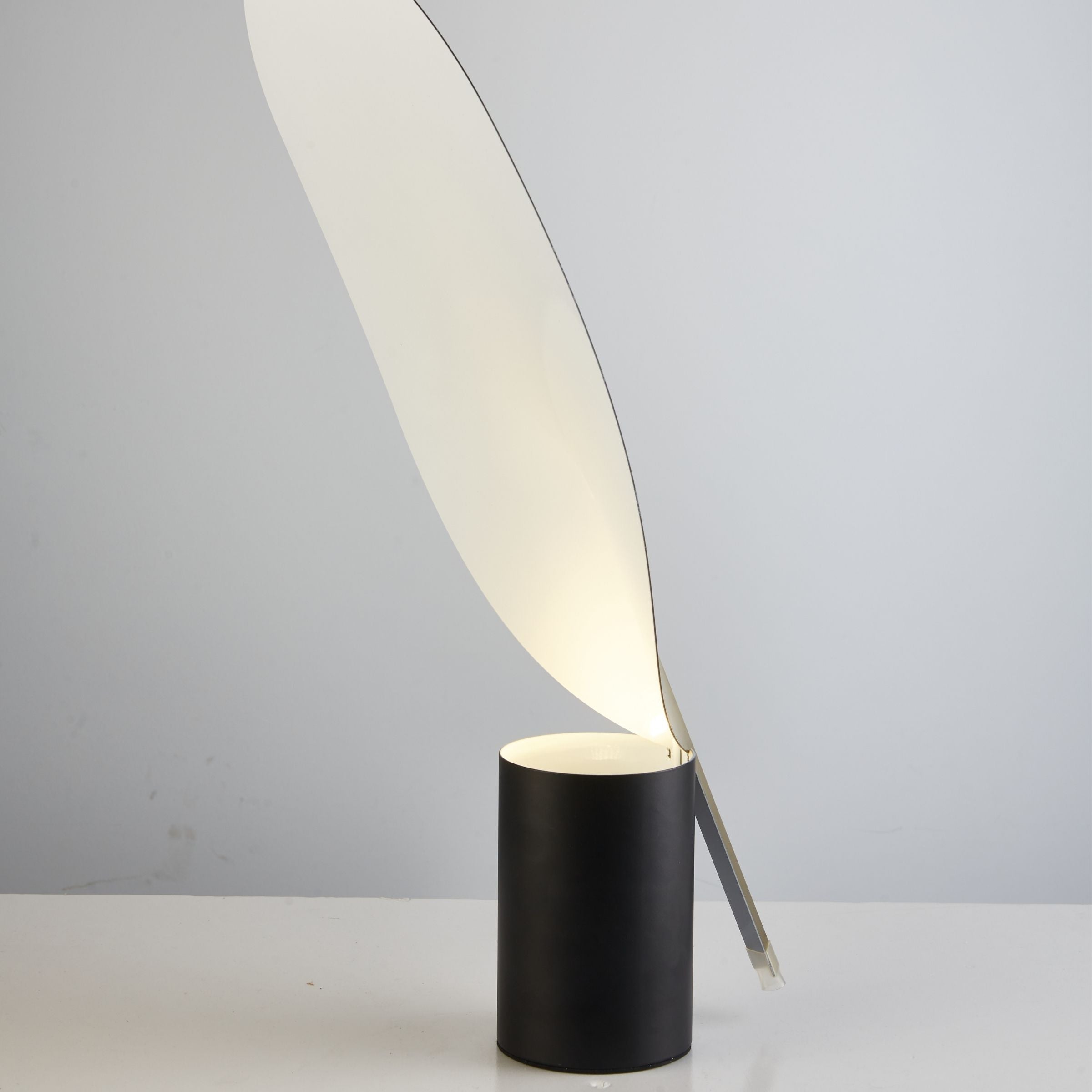 Leafshine Gold Table Lamp CY-LTD-1020-G - Desk\table Lamps - ebarza Furniture UAE | Shop Modern Furniture in Abu Dhabi & Dubai - مفروشات ايبازرا في الامارات | تسوق اثاث عصري وديكورات مميزة في دبي وابوظبي
