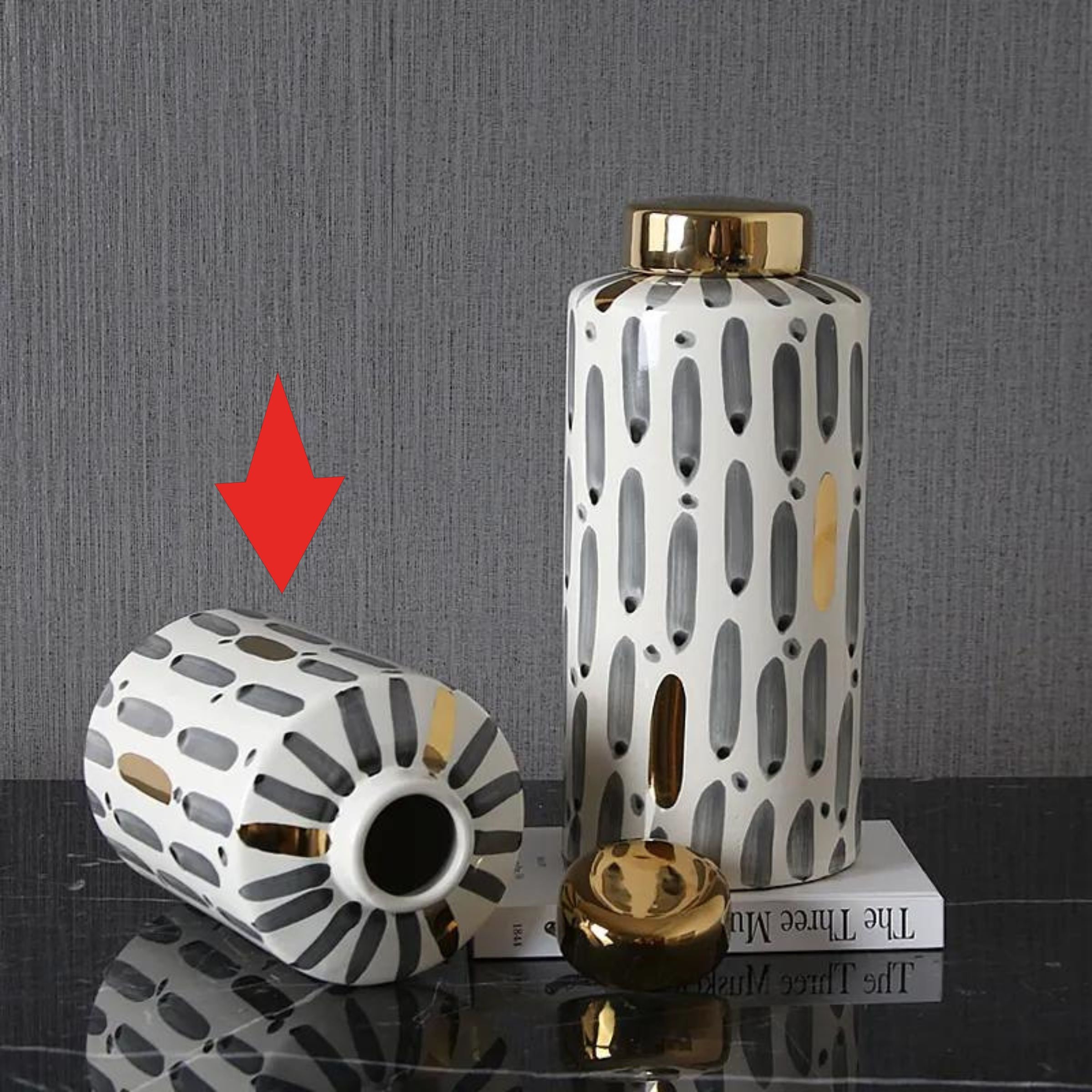Black Stripe Bottle-B Vase Fa-D1980B - Vases - ebarza Furniture UAE | Shop Modern Furniture in Abu Dhabi & Dubai - مفروشات ايبازرا في الامارات | تسوق اثاث عصري وديكورات مميزة في دبي وابوظبي
