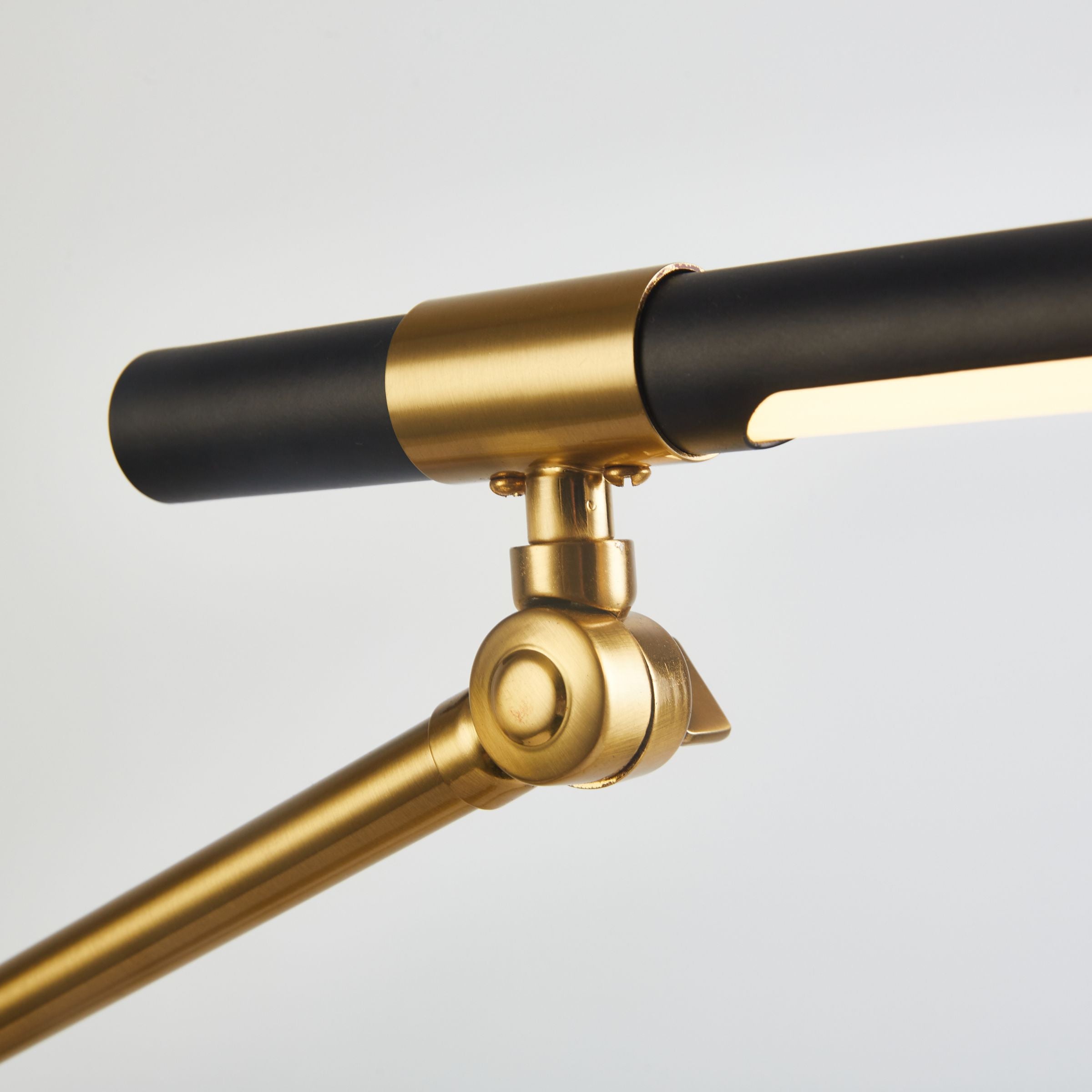 Zoe Table Lamp CY-LTD-1022 - Desk\table Lamps - ebarza Furniture UAE | Shop Modern Furniture in Abu Dhabi & Dubai - مفروشات ايبازرا في الامارات | تسوق اثاث عصري وديكورات مميزة في دبي وابوظبي