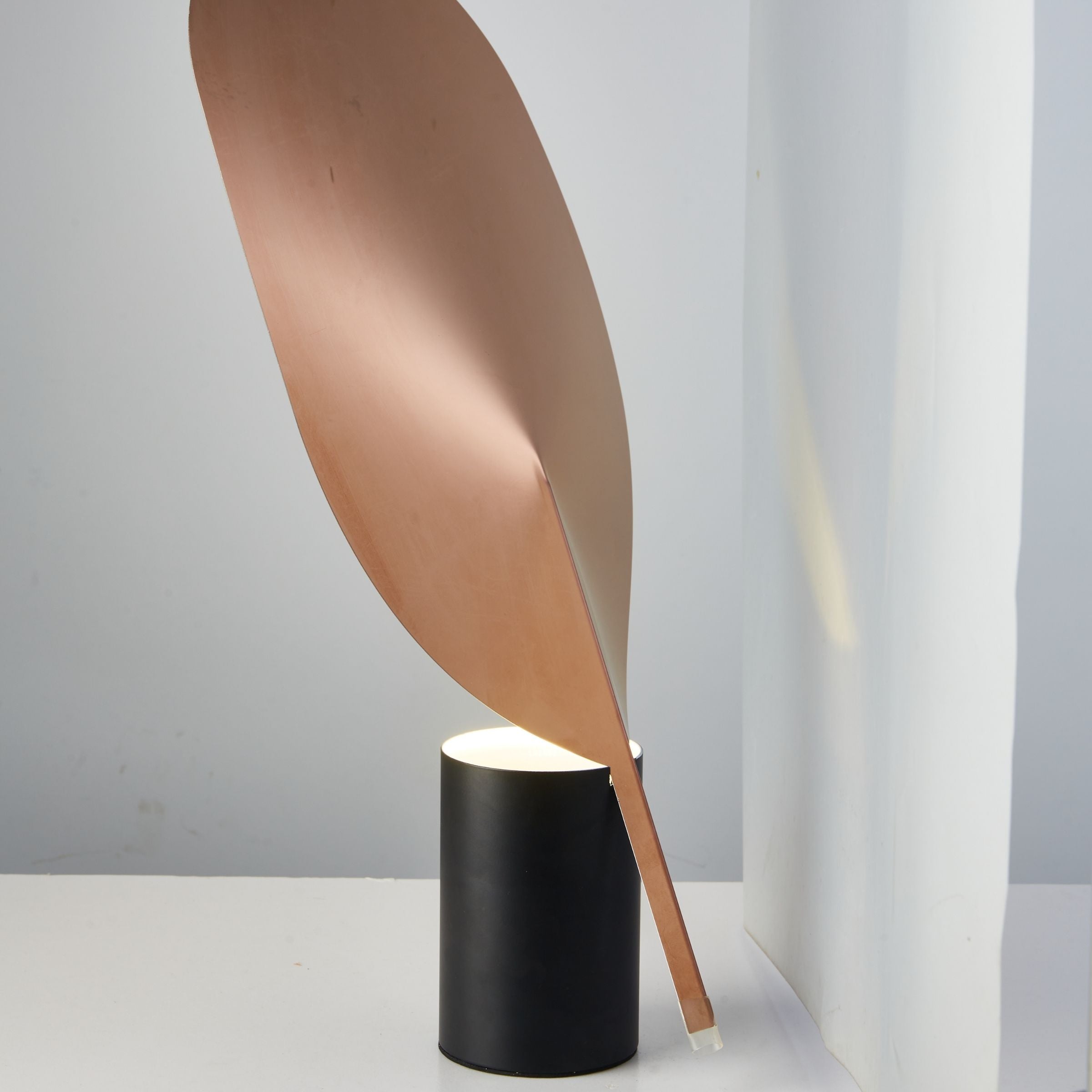 Leafshine Rose Gold Table Lamp CY-LTD-1020-RG -  Desk\table Lamps - ebarza Furniture UAE | Shop Modern Furniture in Abu Dhabi & Dubai - مفروشات ايبازرا في الامارات | تسوق اثاث عصري وديكورات مميزة في دبي وابوظبي