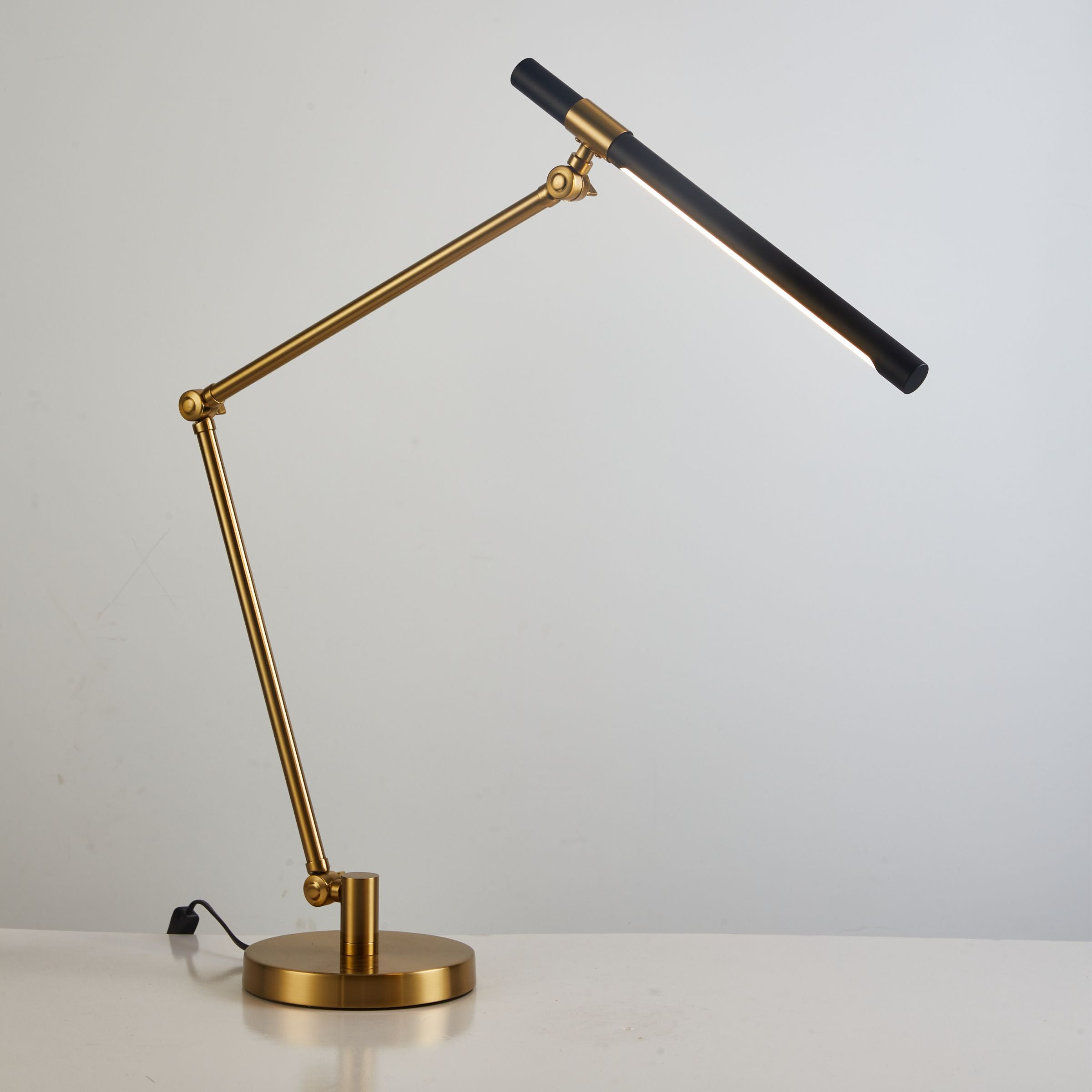 Zoe Table Lamp CY-LTD-1022 - Desk\table Lamps - ebarza Furniture UAE | Shop Modern Furniture in Abu Dhabi & Dubai - مفروشات ايبازرا في الامارات | تسوق اثاث عصري وديكورات مميزة في دبي وابوظبي