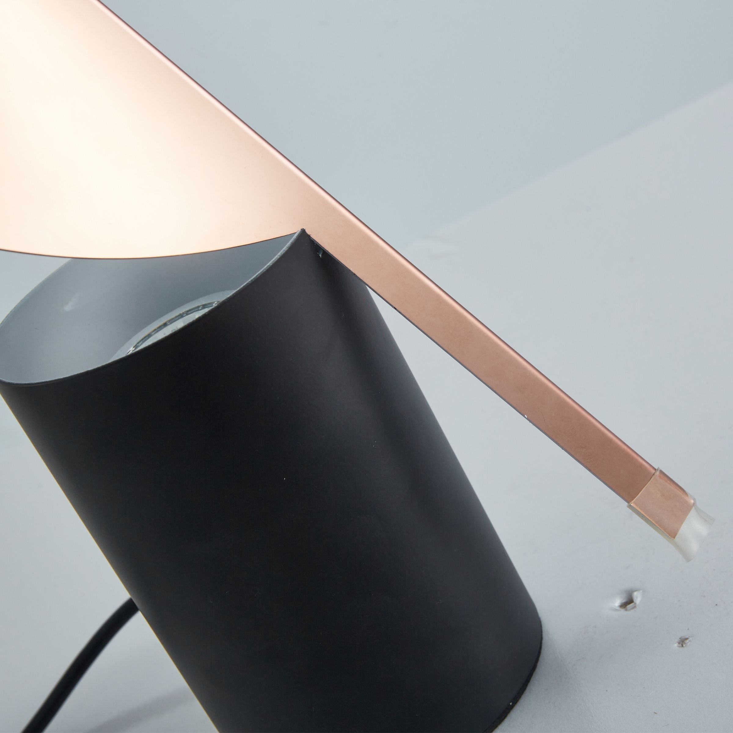 Leafshine Rose Gold Table Lamp CY-LTD-1020-RG -  Desk\table Lamps - ebarza Furniture UAE | Shop Modern Furniture in Abu Dhabi & Dubai - مفروشات ايبازرا في الامارات | تسوق اثاث عصري وديكورات مميزة في دبي وابوظبي