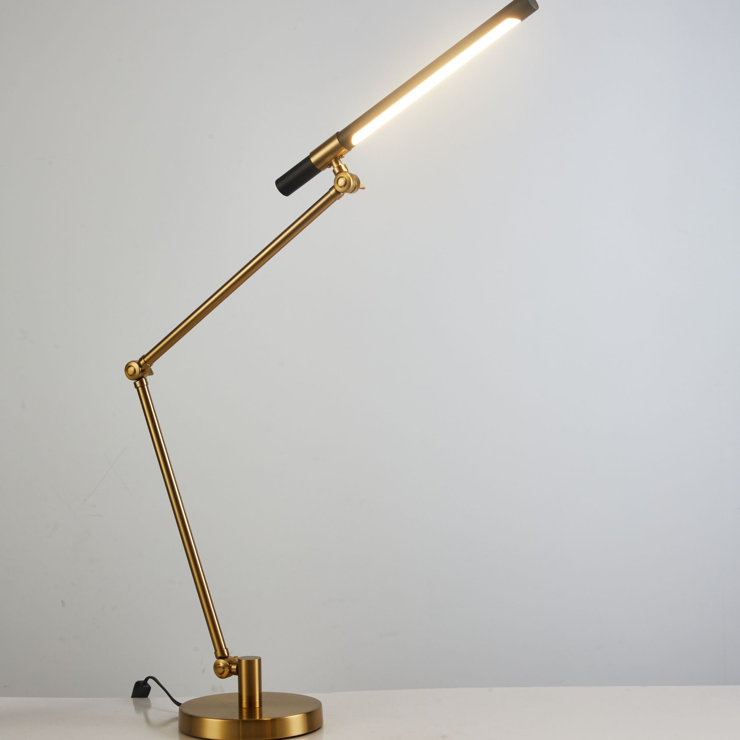Zoe Table Lamp CY-LTD-1022 - Desk\table Lamps - ebarza Furniture UAE | Shop Modern Furniture in Abu Dhabi & Dubai - مفروشات ايبازرا في الامارات | تسوق اثاث عصري وديكورات مميزة في دبي وابوظبي