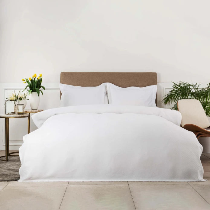 Karaca Home White Collection Freya White Embroidered Percale Double Duvet Cover Set 200.20.01.0100 - Bedding - ebarza Furniture UAE | Shop Modern Furniture in Abu Dhabi & Dubai - مفروشات ايبازرا في الامارات | تسوق اثاث عصري وديكورات مميزة في دبي وابوظبي
