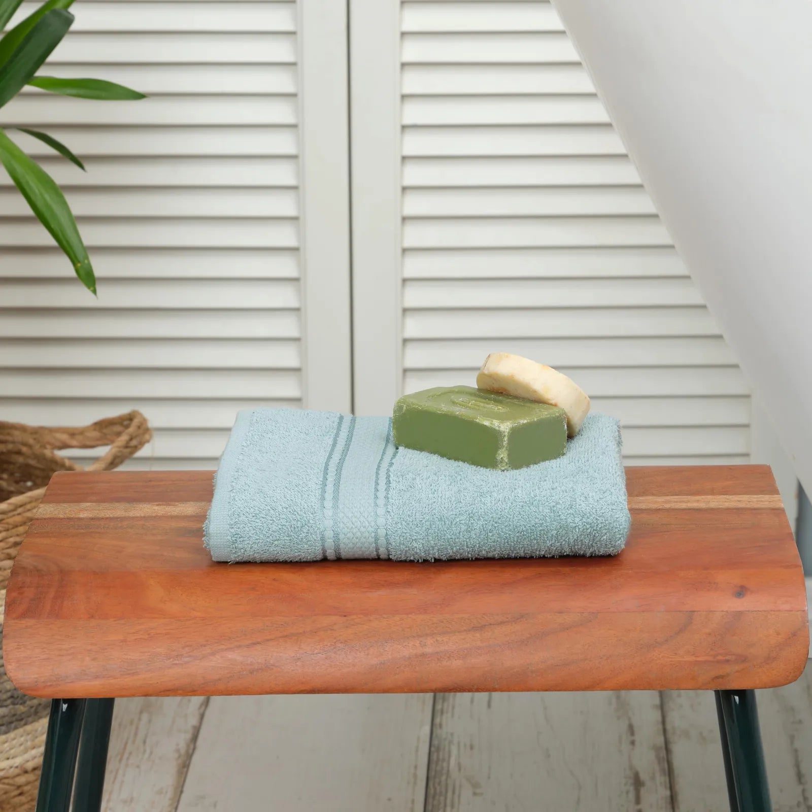 Karaca Home Daily Soft Petrol 100% Cotton Towel 50X90 Cm 200.20.01.0306 - Towels - ebarza Furniture UAE | Shop Modern Furniture in Abu Dhabi & Dubai - مفروشات ايبازرا في الامارات | تسوق اثاث عصري وديكورات مميزة في دبي وابوظبي