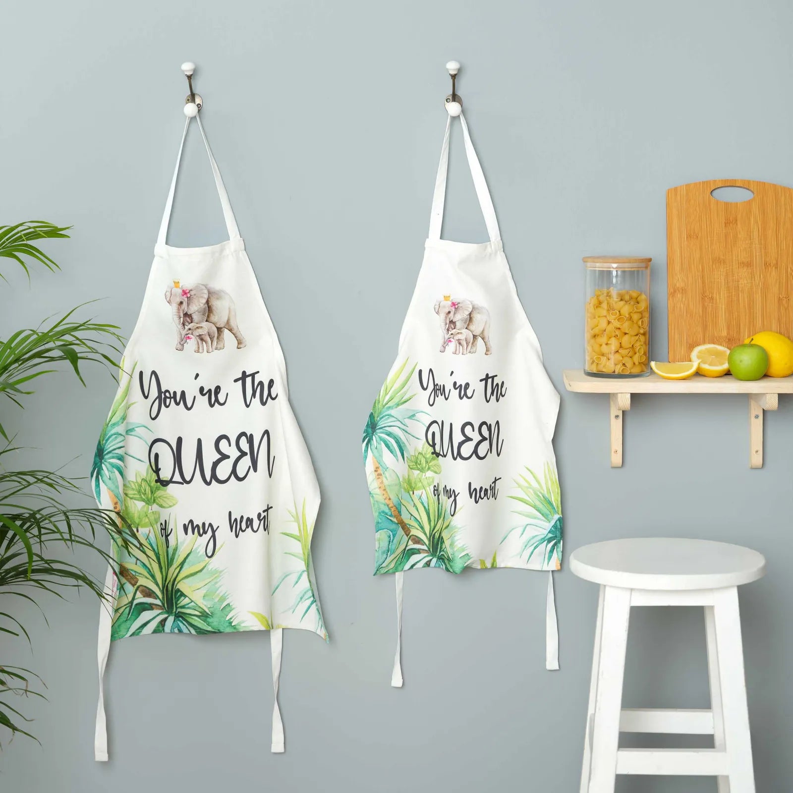Karaca Sarah Anderson Mom & Child Parent Kitchen Apron 160.02.01.0727 - Kitchen Appliances - ebarza Furniture UAE | Shop Modern Furniture in Abu Dhabi & Dubai - مفروشات ايبازرا في الامارات | تسوق اثاث عصري وديكورات مميزة في دبي وابوظبي