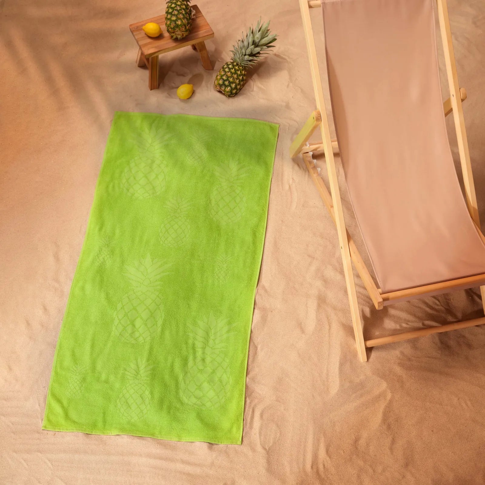 Karaca Home Sarah Anderson Pineapple Beach Towel Green 160.02.01.0697 - Towels - ebarza Furniture UAE | Shop Modern Furniture in Abu Dhabi & Dubai - مفروشات ايبازرا في الامارات | تسوق اثاث عصري وديكورات مميزة في دبي وابوظبي