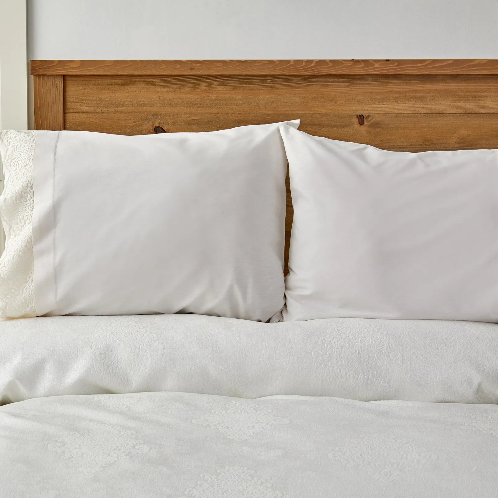 Karaca Home Laurel White 100% Cotton Lace Cotton Private Set 200.19.01.0177 -  Bedding - ebarza Furniture UAE | Shop Modern Furniture in Abu Dhabi & Dubai - مفروشات ايبازرا في الامارات | تسوق اثاث عصري وديكورات مميزة في دبي وابوظبي