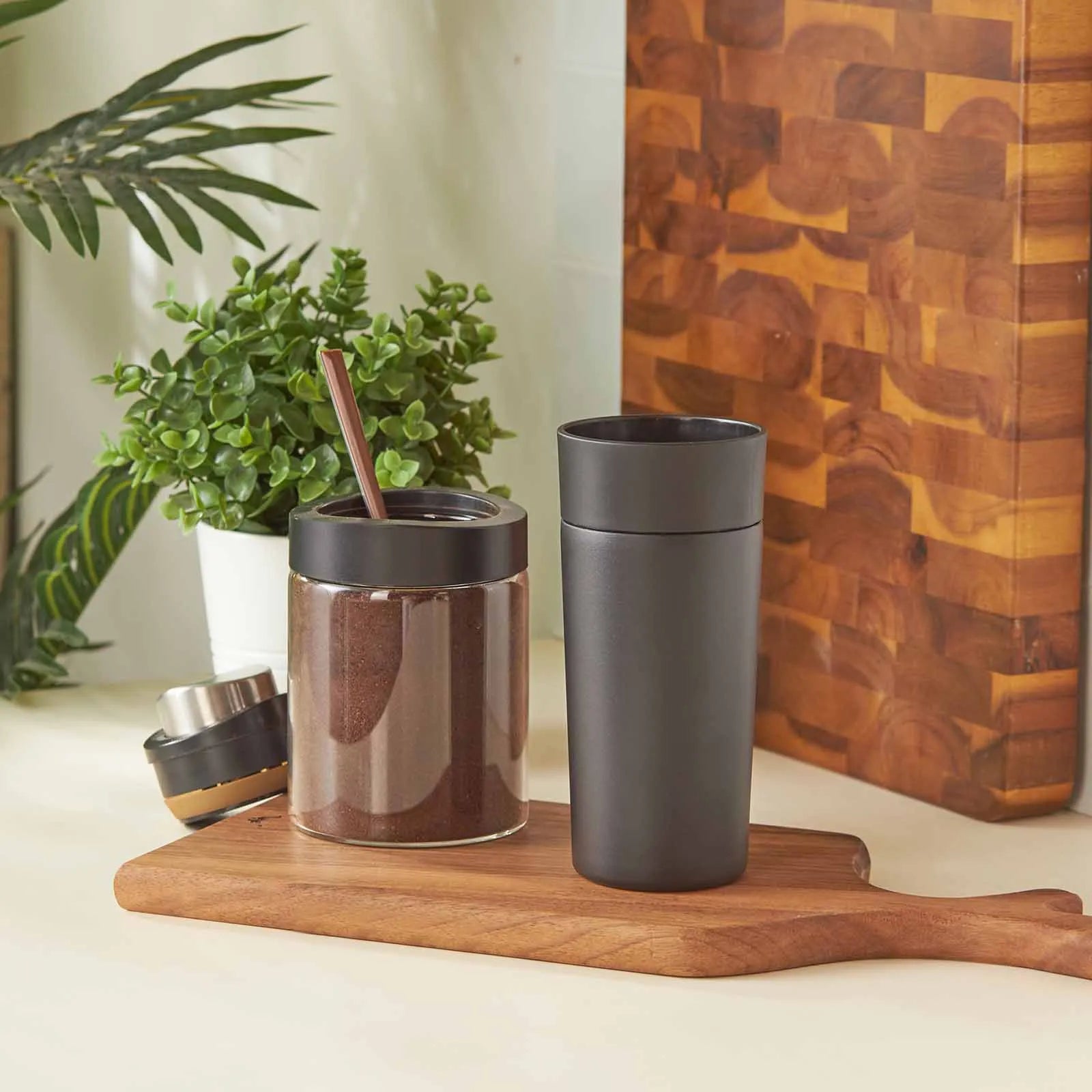 Karaca Sedor Black Thermos 350 Ml 153.03.06.5668 -  Drinkware - ebarza Furniture UAE | Shop Modern Furniture in Abu Dhabi & Dubai - مفروشات ايبازرا في الامارات | تسوق اثاث عصري وديكورات مميزة في دبي وابوظبي