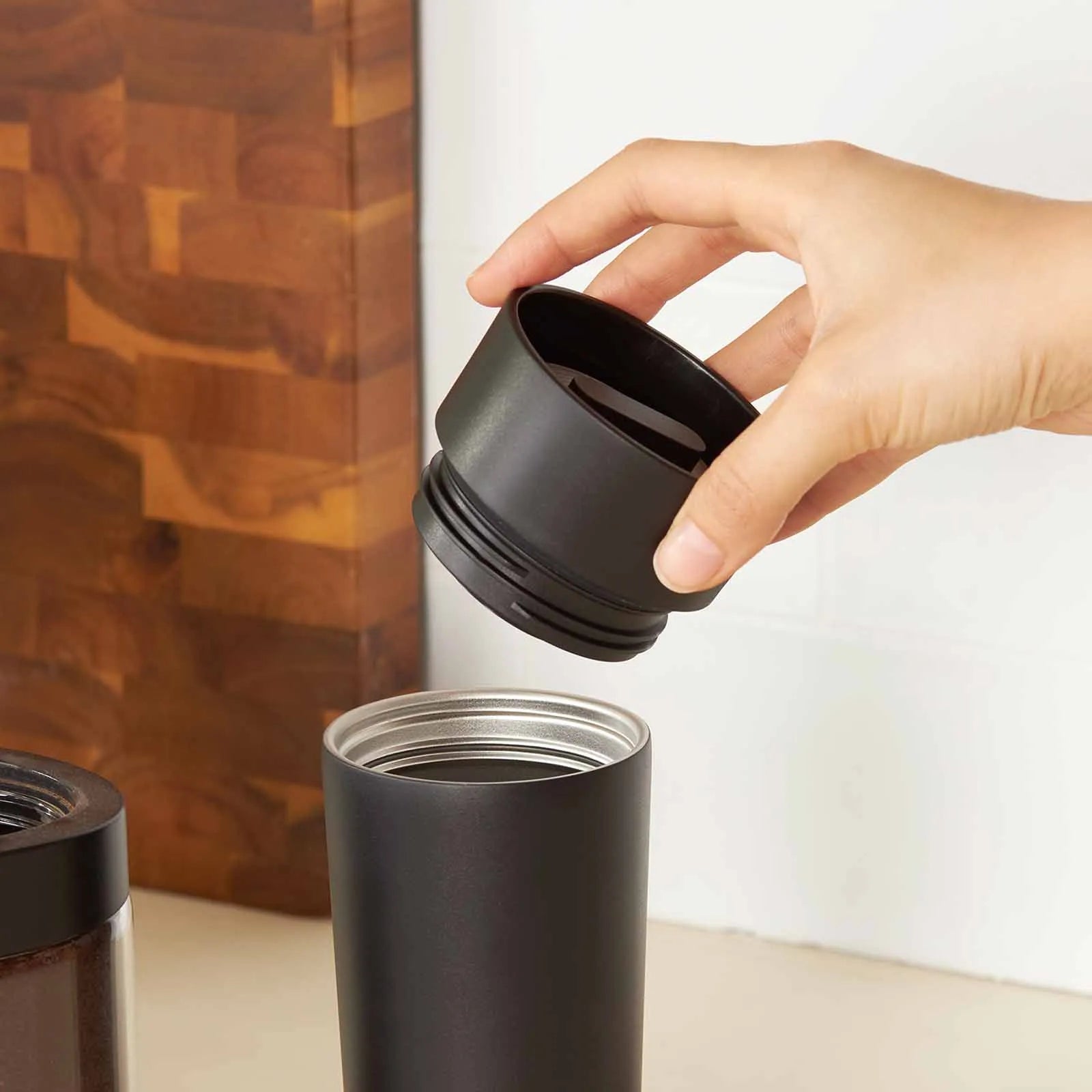 Karaca Sedor Black Thermos 350 Ml 153.03.06.5668 -  Drinkware - ebarza Furniture UAE | Shop Modern Furniture in Abu Dhabi & Dubai - مفروشات ايبازرا في الامارات | تسوق اثاث عصري وديكورات مميزة في دبي وابوظبي