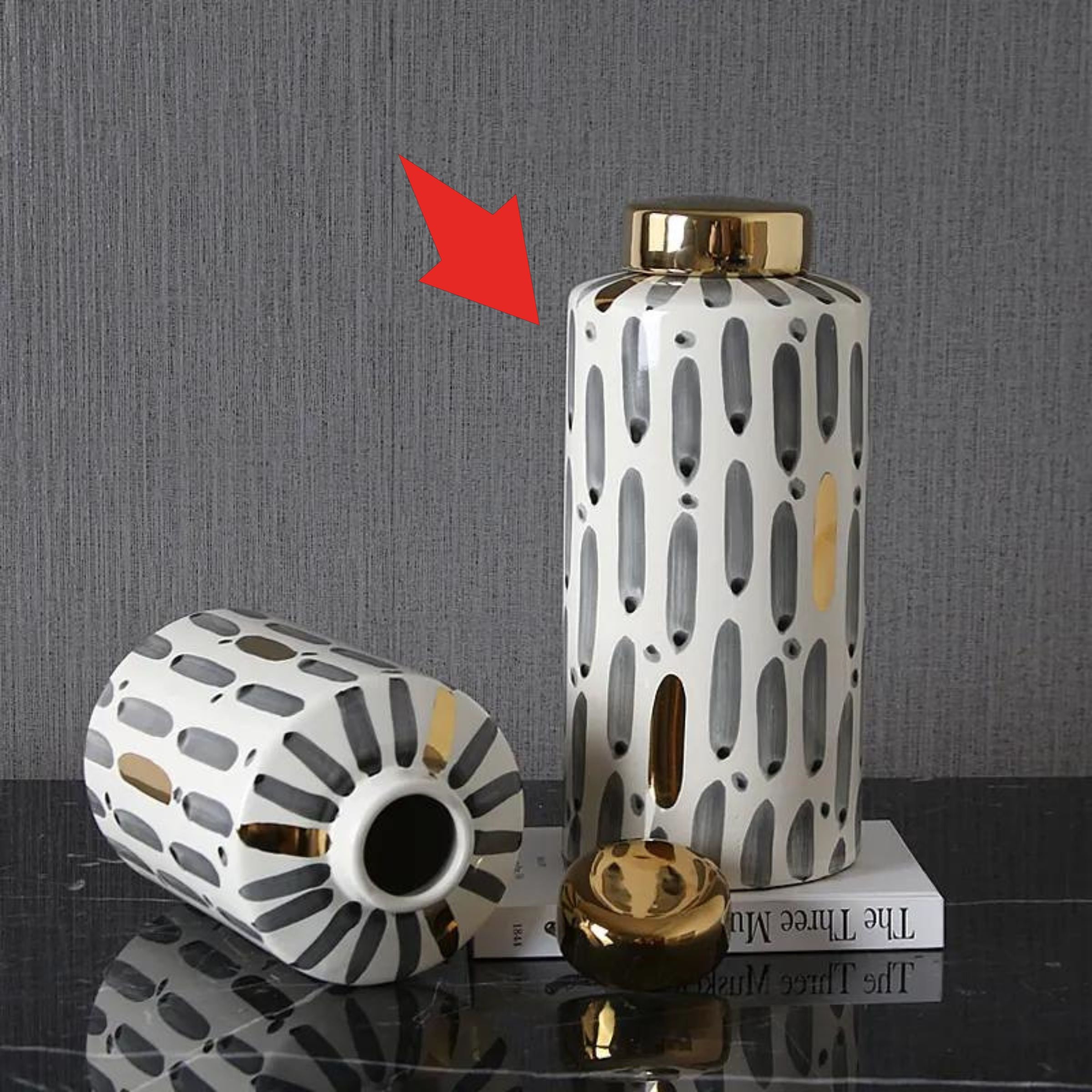 Black Stripe Bottle-A Vase Fa-D1980A - Vases - ebarza Furniture UAE | Shop Modern Furniture in Abu Dhabi & Dubai - مفروشات ايبازرا في الامارات | تسوق اثاث عصري وديكورات مميزة في دبي وابوظبي