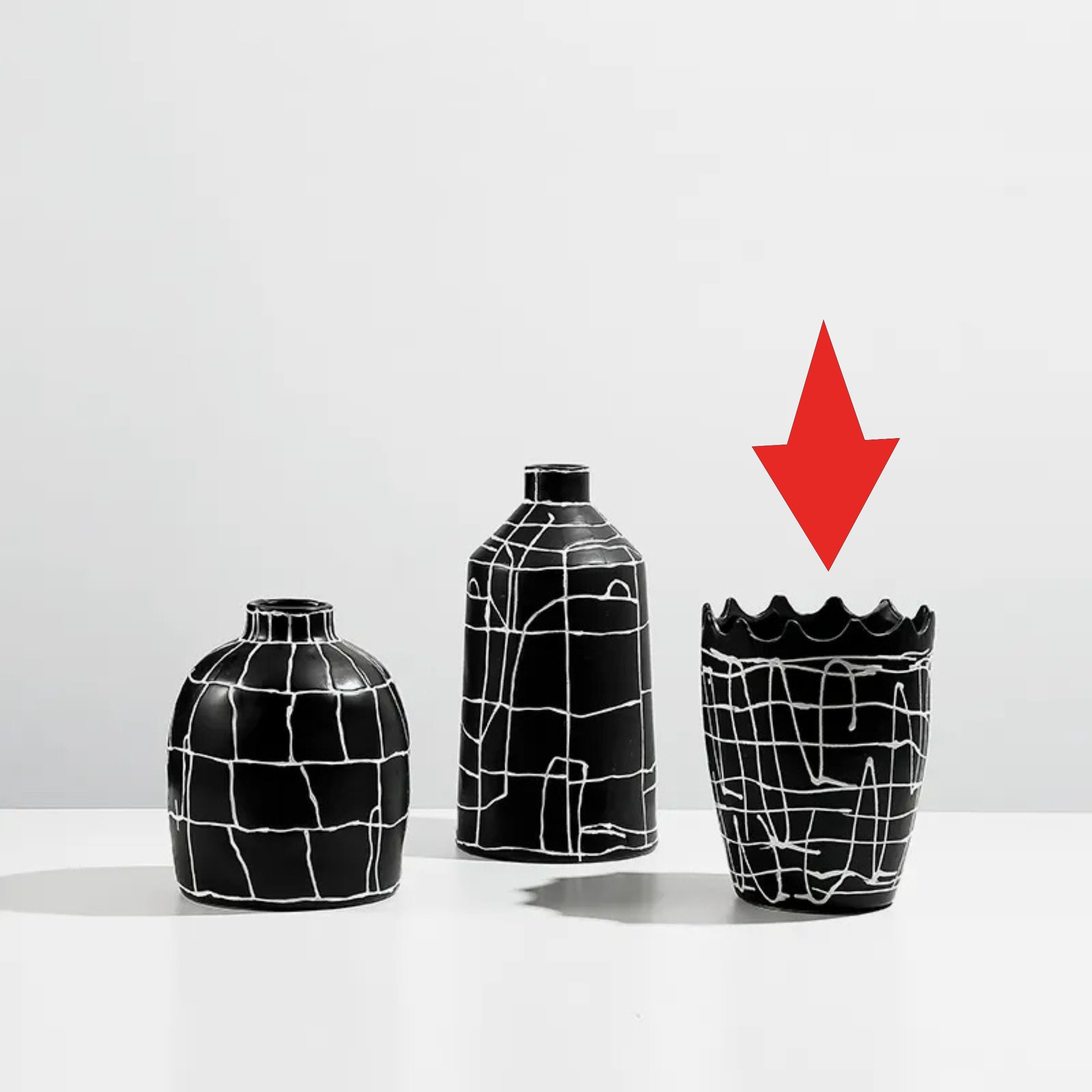 Black & White Ceramic Vase Fa-D22094 - Vases - ebarza Furniture UAE | Shop Modern Furniture in Abu Dhabi & Dubai - مفروشات ايبازرا في الامارات | تسوق اثاث عصري وديكورات مميزة في دبي وابوظبي