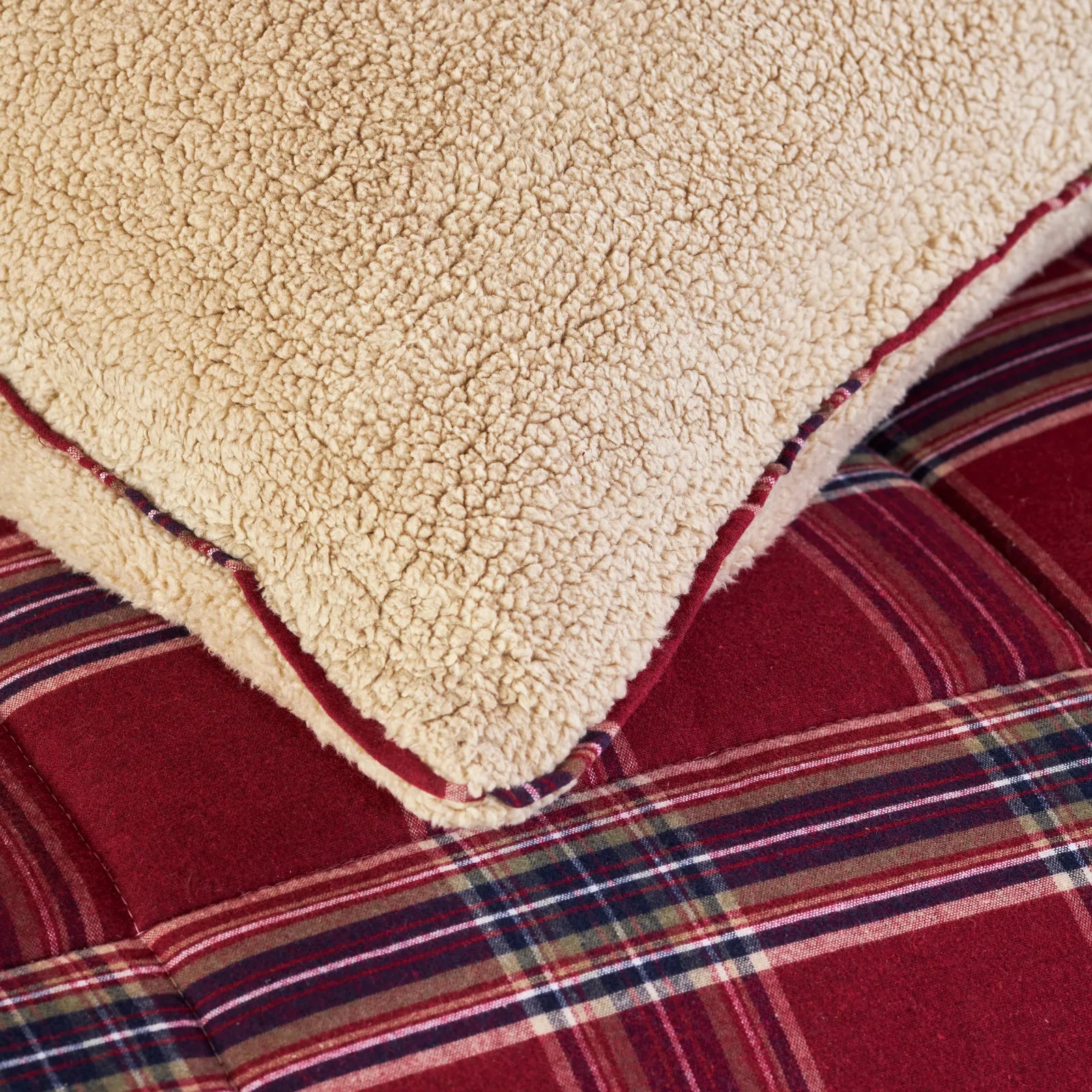 Karaca Home Woodland Red Double Cozy Comfort Set 200.19.01.1001 - Bedding - ebarza Furniture UAE | Shop Modern Furniture in Abu Dhabi & Dubai - مفروشات ايبازرا في الامارات | تسوق اثاث عصري وديكورات مميزة في دبي وابوظبي