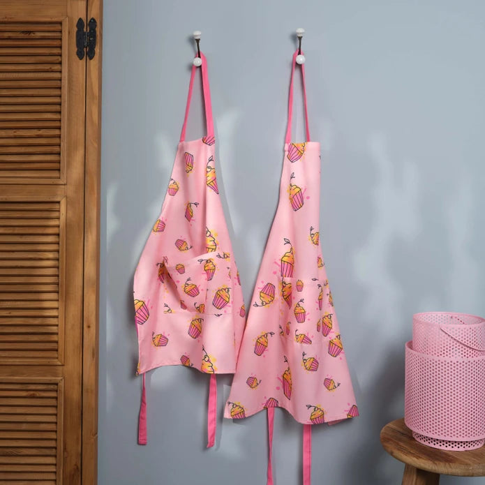 Karaca Sarah Anderson Cupcake Pink Kids Kitchen Apron 160.02.01.0726 - Kitchen Appliances - ebarza Furniture UAE | Shop Modern Furniture in Abu Dhabi & Dubai - مفروشات ايبازرا في الامارات | تسوق اثاث عصري وديكورات مميزة في دبي وابوظبي
