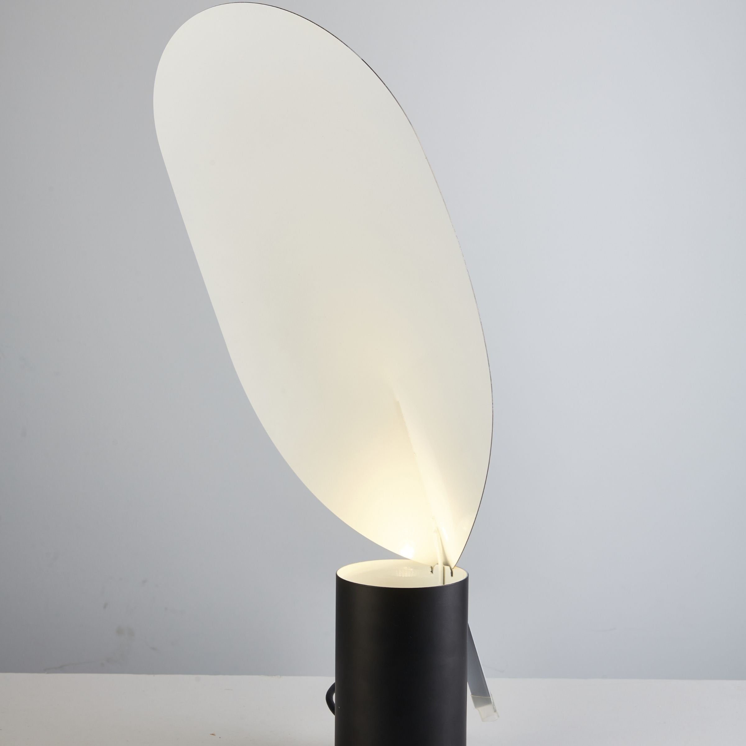 Leafshine Gold Table Lamp CY-LTD-1020-G - Desk\table Lamps - ebarza Furniture UAE | Shop Modern Furniture in Abu Dhabi & Dubai - مفروشات ايبازرا في الامارات | تسوق اثاث عصري وديكورات مميزة في دبي وابوظبي