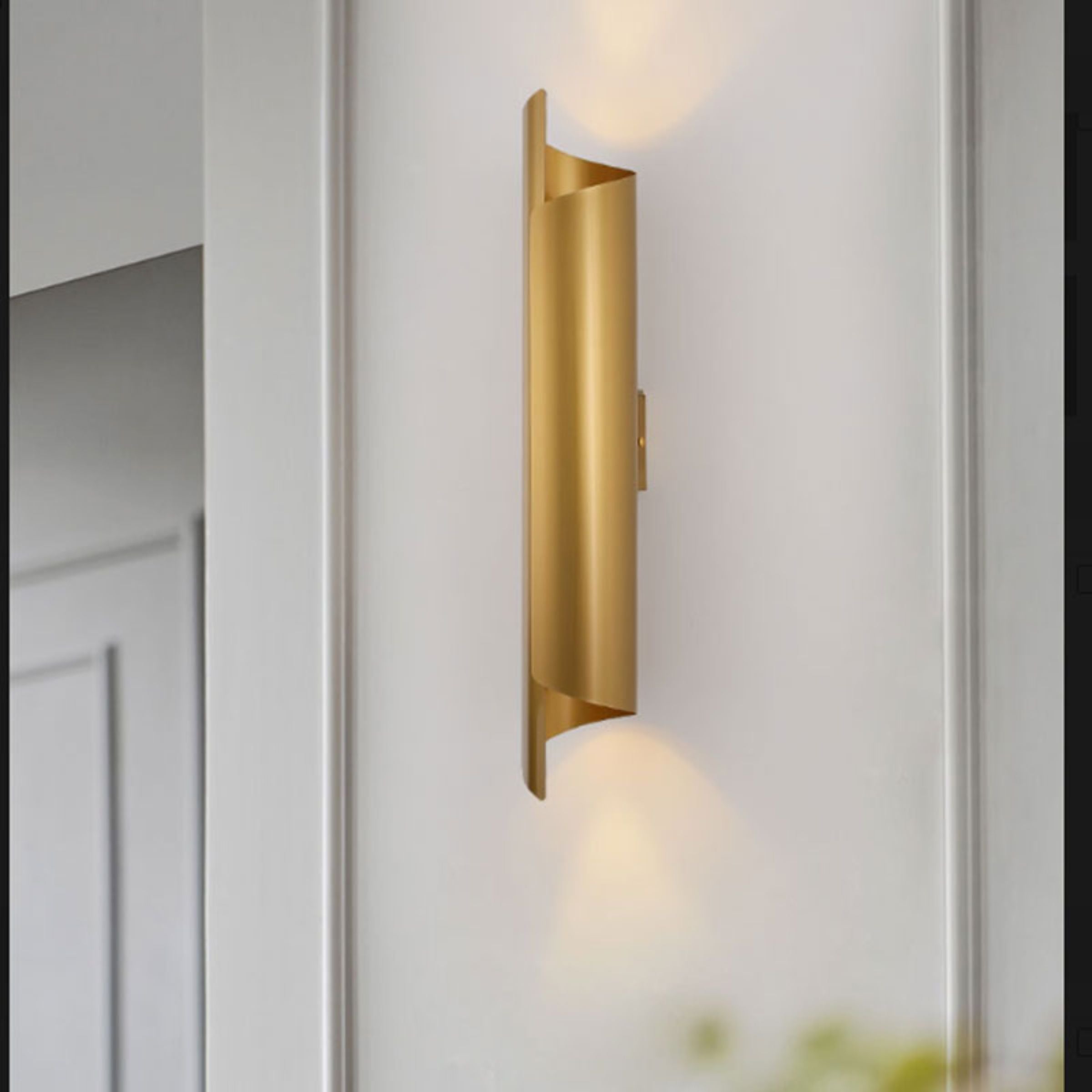 Pre-order 35 Days Delivery The Golden Roll Wall Lamp CY-BD-1025 -  Wall Lamps - ebarza Furniture UAE | Shop Modern Furniture in Abu Dhabi & Dubai - مفروشات ايبازرا في الامارات | تسوق اثاث عصري وديكورات مميزة في دبي وابوظبي
