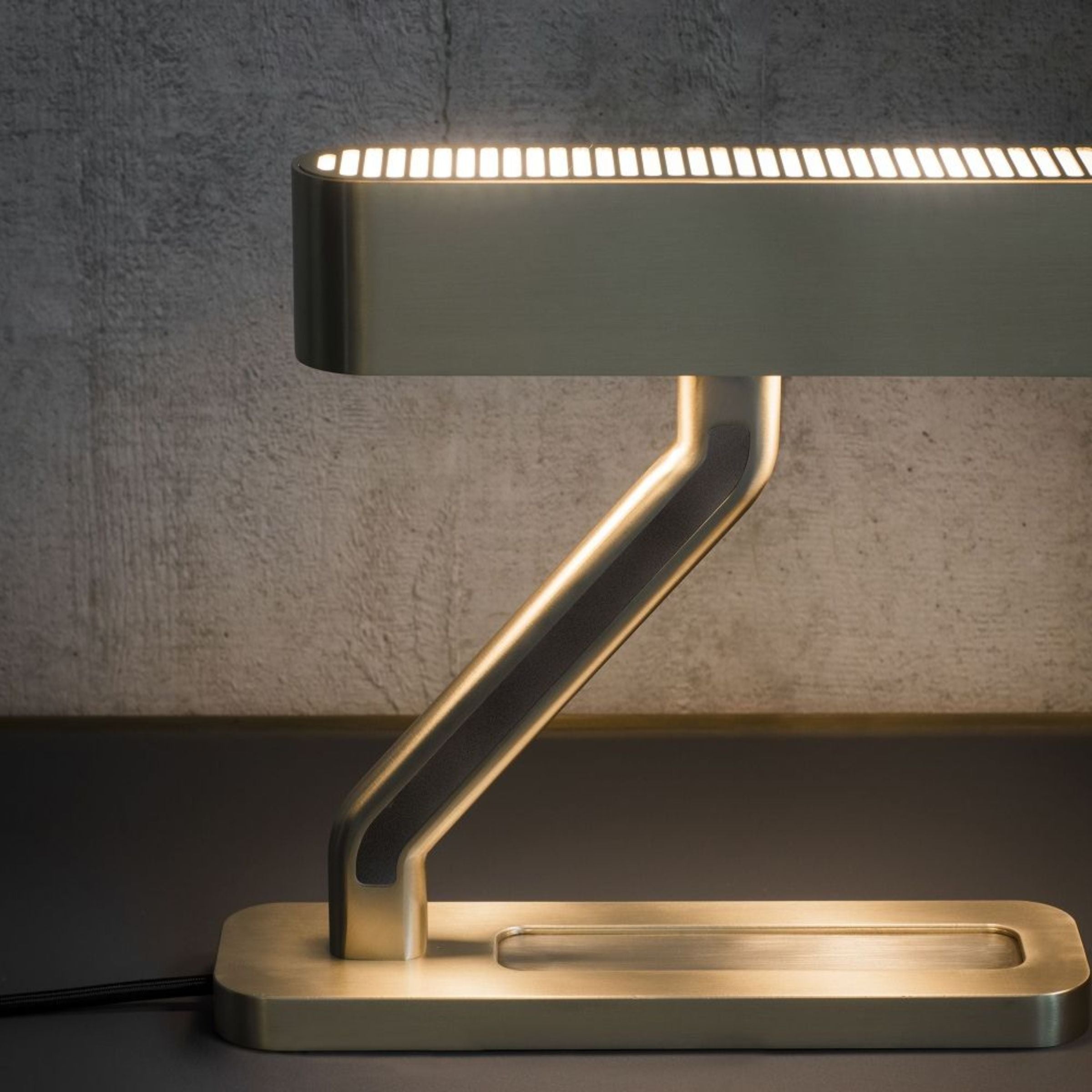 Lexy Table Lamp CY-LTD-1012 -  Desk\table Lamps - ebarza Furniture UAE | Shop Modern Furniture in Abu Dhabi & Dubai - مفروشات ايبازرا في الامارات | تسوق اثاث عصري وديكورات مميزة في دبي وابوظبي