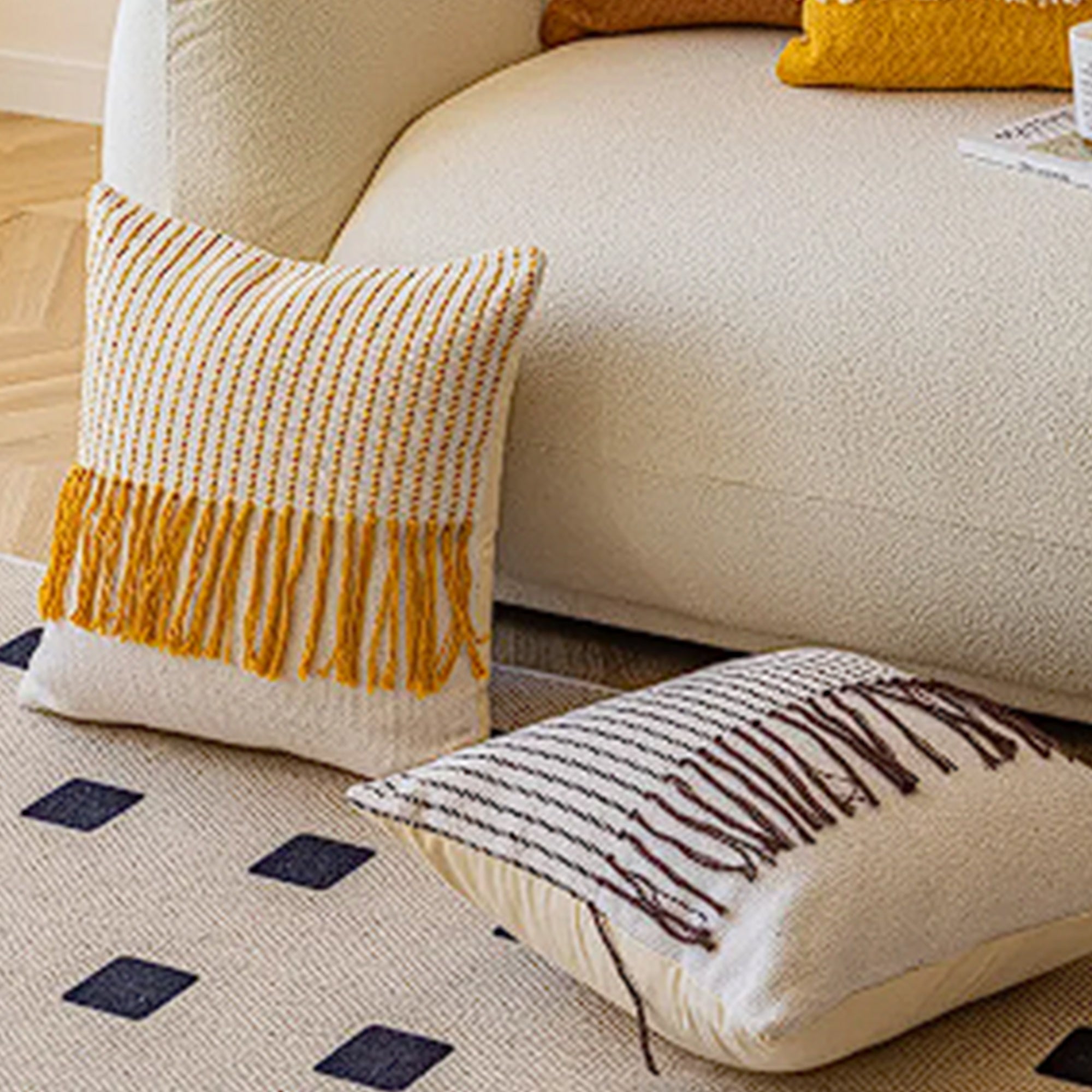 45x45 cm Tassel Cushion KD2301-White&Brown -  Cushions - ebarza Furniture UAE | Shop Modern Furniture in Abu Dhabi & Dubai - مفروشات ايبازرا في الامارات | تسوق اثاث عصري وديكورات مميزة في دبي وابوظبي