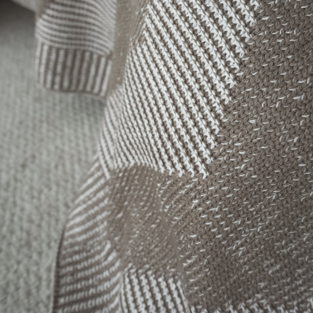 130*240 SKJJ Faun Knitted Jacquard Blanket ETB024 -  Blankets - ebarza Furniture UAE | Shop Modern Furniture in Abu Dhabi & Dubai - مفروشات ايبازرا في الامارات | تسوق اثاث عصري وديكورات مميزة في دبي وابوظبي