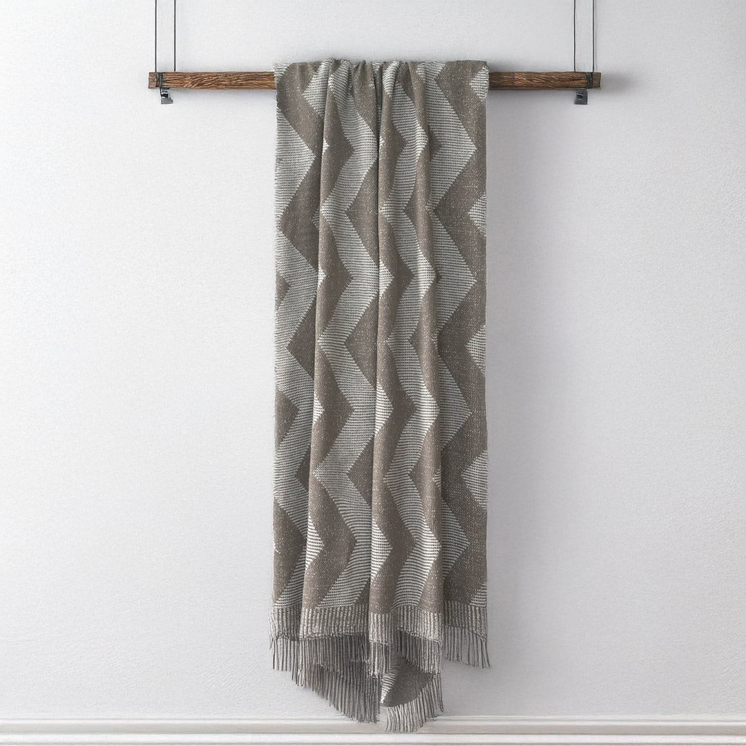 130*240 SKJJ Faun Knitted Jacquard Blanket ETB024 -  Blankets - ebarza Furniture UAE | Shop Modern Furniture in Abu Dhabi & Dubai - مفروشات ايبازرا في الامارات | تسوق اثاث عصري وديكورات مميزة في دبي وابوظبي