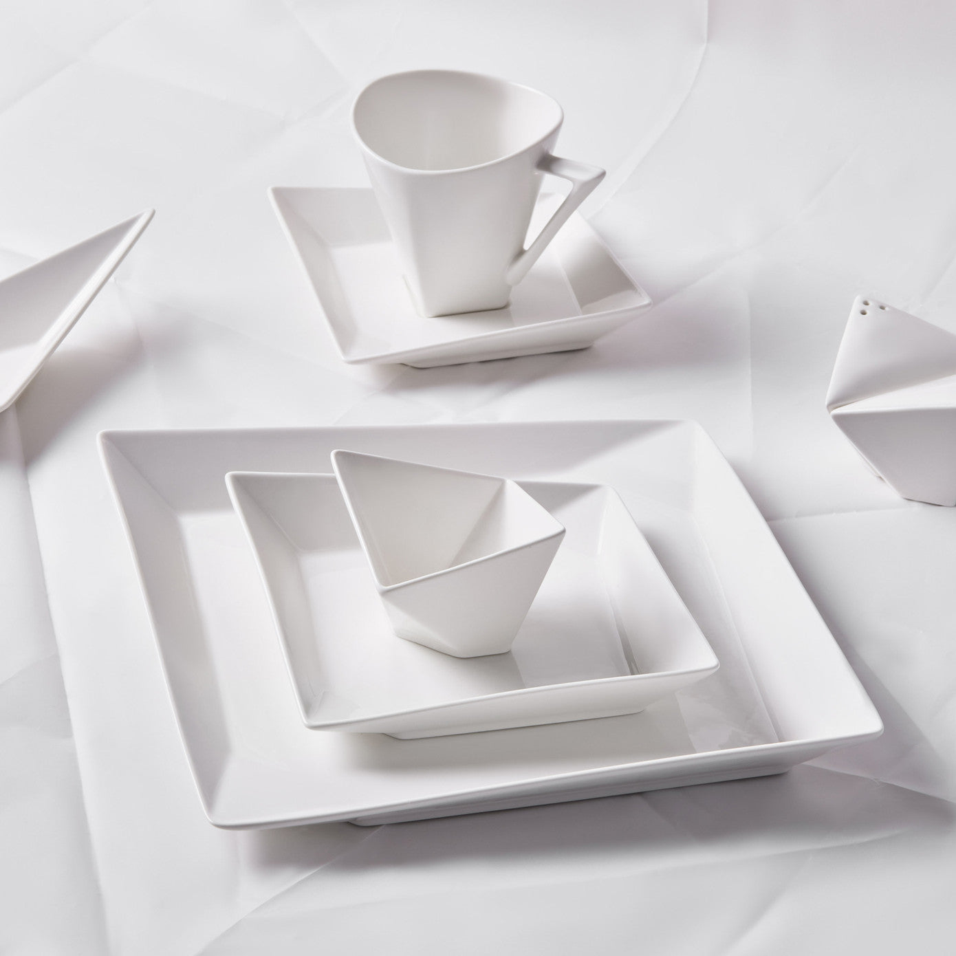 Karaca Origami New Bone 26 Piece 6 Person Breakfast/Serving Set 153.03.08.0607 -  Dinnerware Sets - ebarza Furniture UAE | Shop Modern Furniture in Abu Dhabi & Dubai - مفروشات ايبازرا في الامارات | تسوق اثاث عصري وديكورات مميزة في دبي وابوظبي
