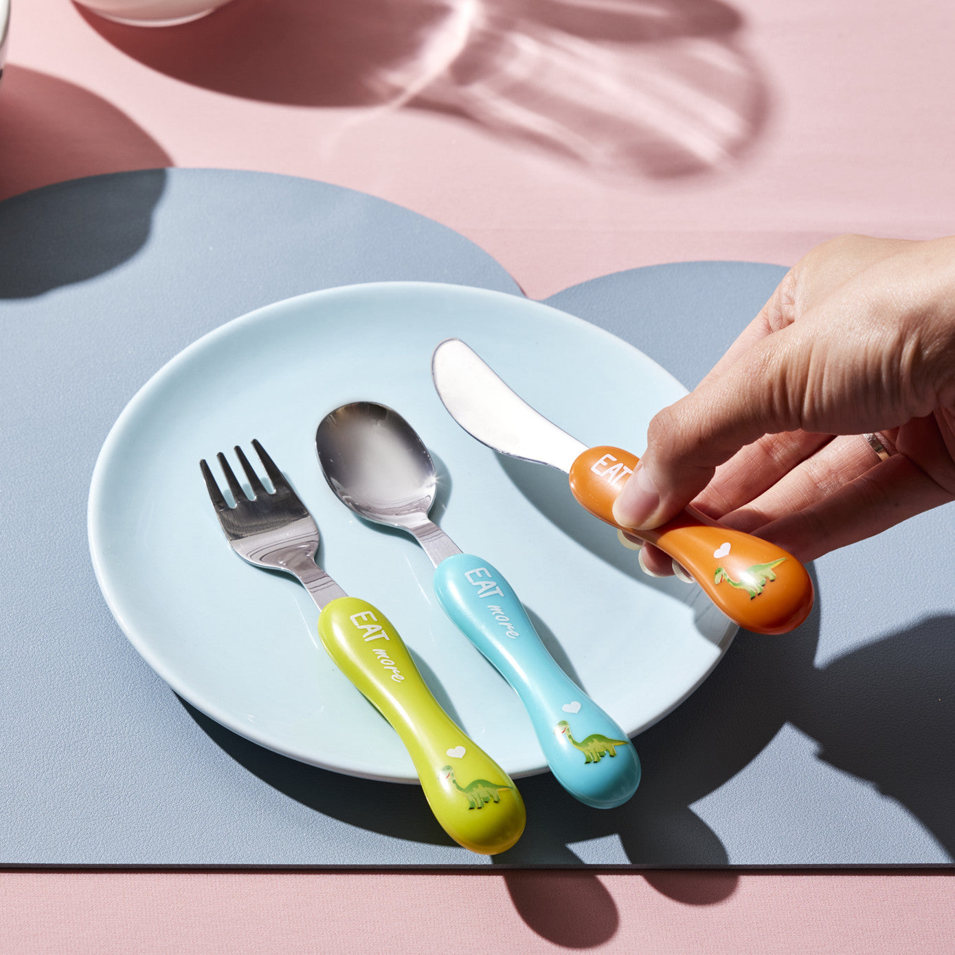 Karaca Dinosaur 3 Piece Children's Cutlery Set 153.03.08.2577 -  Cutlery Sets - ebarza Furniture UAE | Shop Modern Furniture in Abu Dhabi & Dubai - مفروشات ايبازرا في الامارات | تسوق اثاث عصري وديكورات مميزة في دبي وابوظبي