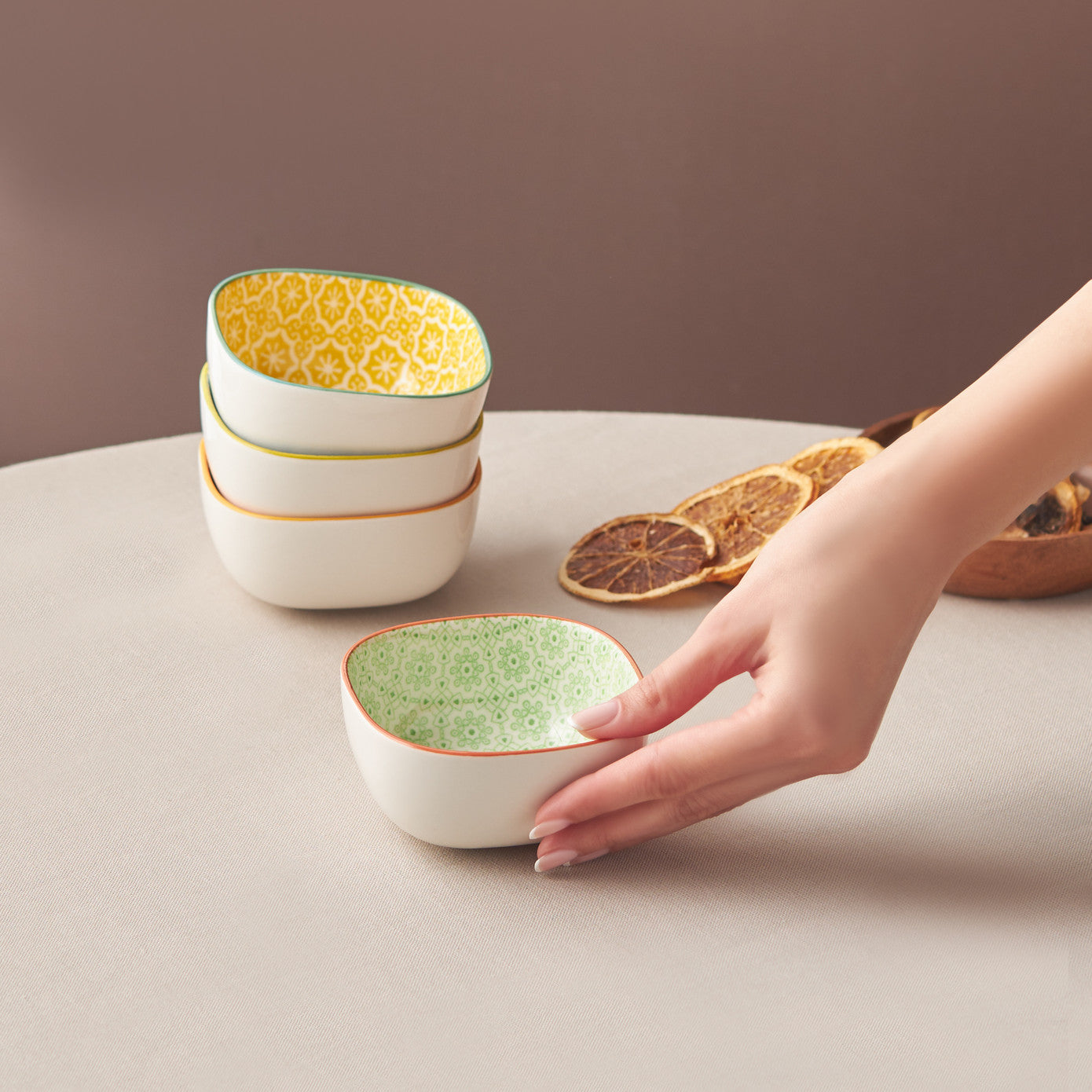 Karaca Floral Green Square Snack Bowl 10 cm 153.03.08.2983 -  Bowls - ebarza Furniture UAE | Shop Modern Furniture in Abu Dhabi & Dubai - مفروشات ايبازرا في الامارات | تسوق اثاث عصري وديكورات مميزة في دبي وابوظبي