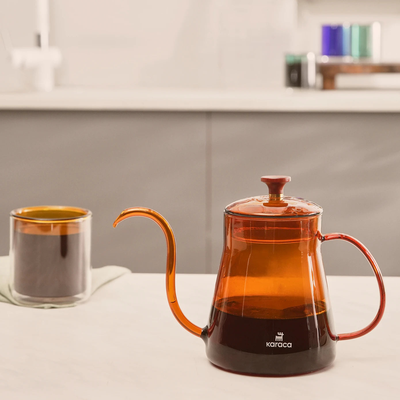 Karaca Martina Borosilicate Glass Coffee Kettle Orange 600 ml 153.03.08.4871 -  Coffee and Tea Pots - ebarza Furniture UAE | Shop Modern Furniture in Abu Dhabi & Dubai - مفروشات ايبازرا في الامارات | تسوق اثاث عصري وديكورات مميزة في دبي وابوظبي