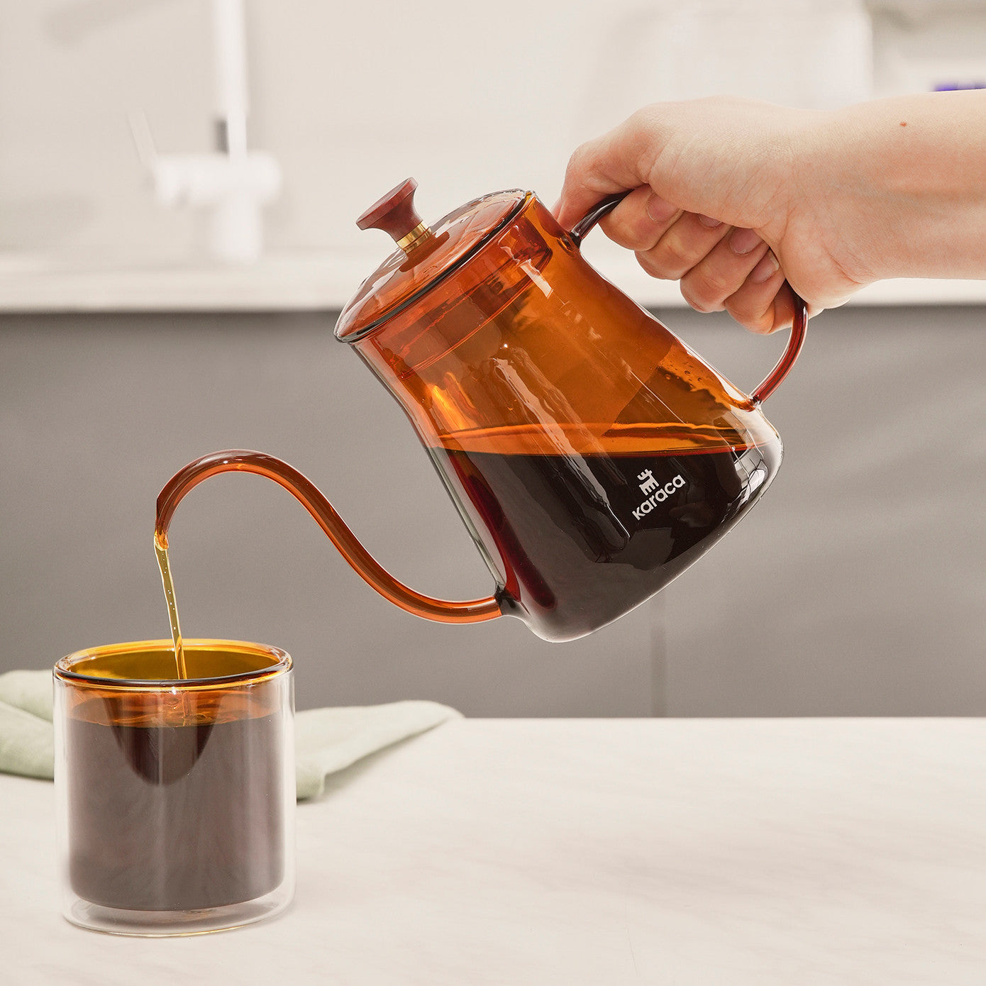 Karaca Martina Borosilicate Glass Coffee Kettle Orange 600 ml 153.03.08.4871 -  Coffee and Tea Pots - ebarza Furniture UAE | Shop Modern Furniture in Abu Dhabi & Dubai - مفروشات ايبازرا في الامارات | تسوق اثاث عصري وديكورات مميزة في دبي وابوظبي