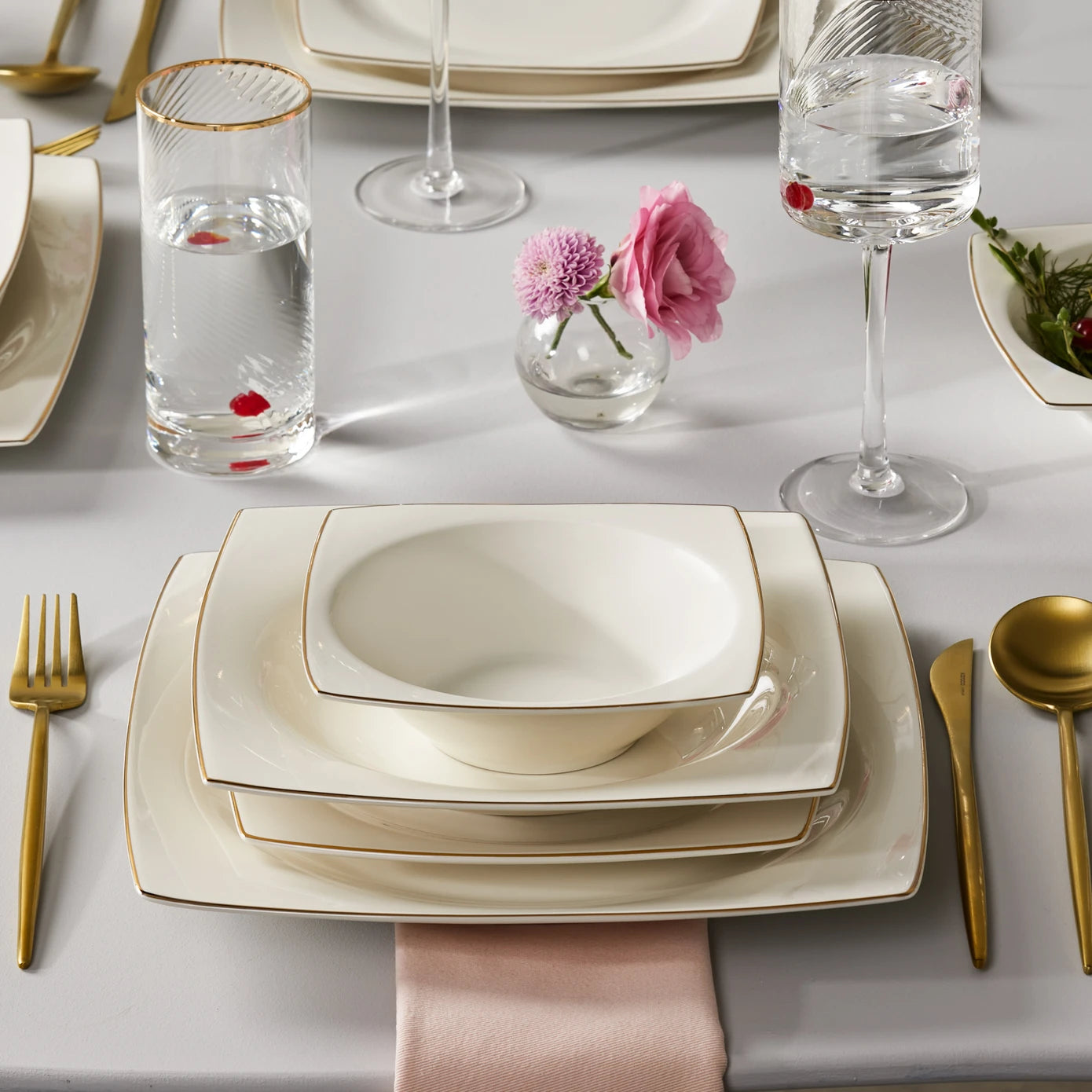 Karaca Blaine New Bone 24 Piece 6 Person Square Dinner Set Gold 153.09.01.0926 -  Dinnerware Sets - ebarza Furniture UAE | Shop Modern Furniture in Abu Dhabi & Dubai - مفروشات ايبازرا في الامارات | تسوق اثاث عصري وديكورات مميزة في دبي وابوظبي