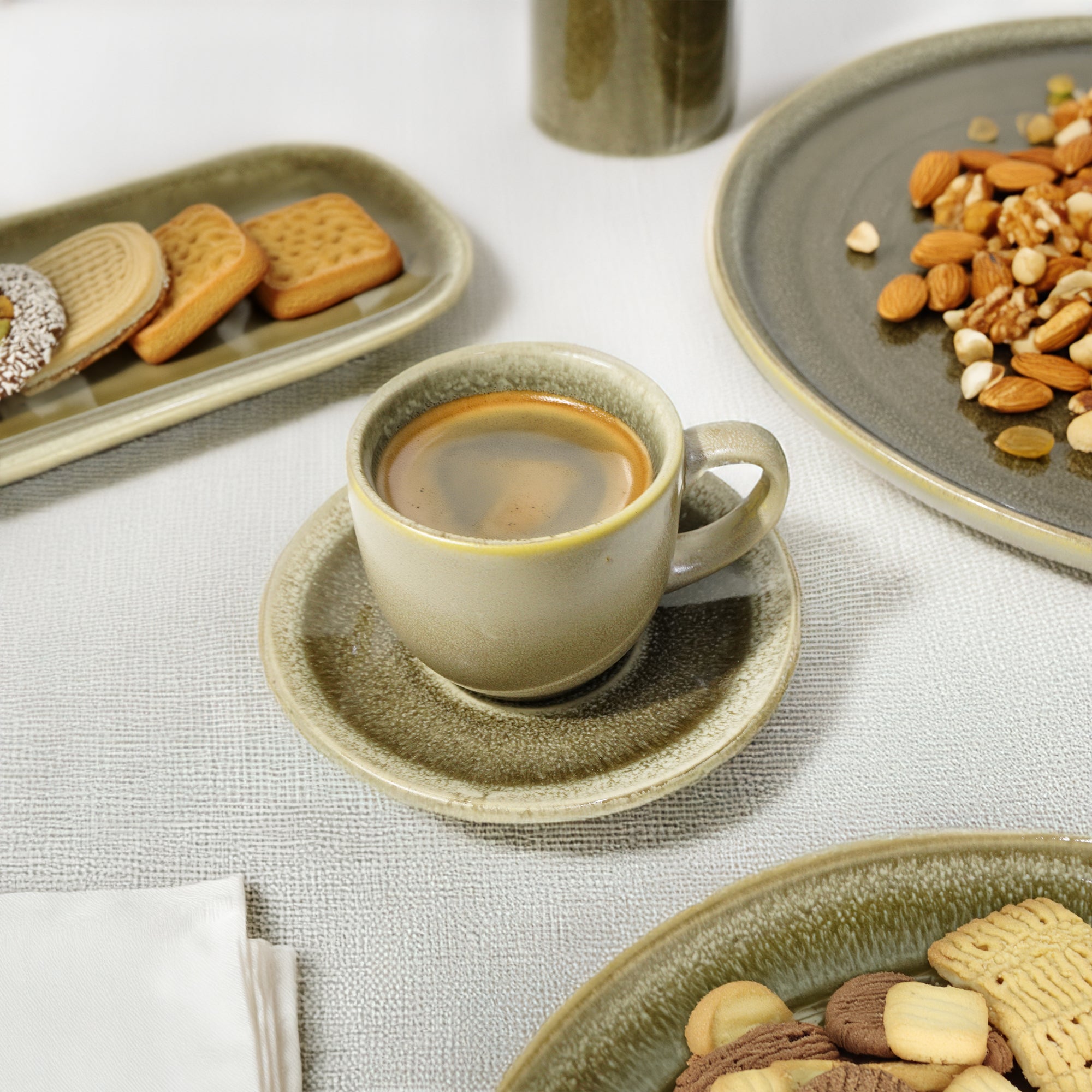 Cup & Saucer Brown HZ4333/32Brown -  Coffee Sets - ebarza Furniture UAE | Shop Modern Furniture in Abu Dhabi & Dubai - مفروشات ايبازرا في الامارات | تسوق اثاث عصري وديكورات مميزة في دبي وابوظبي