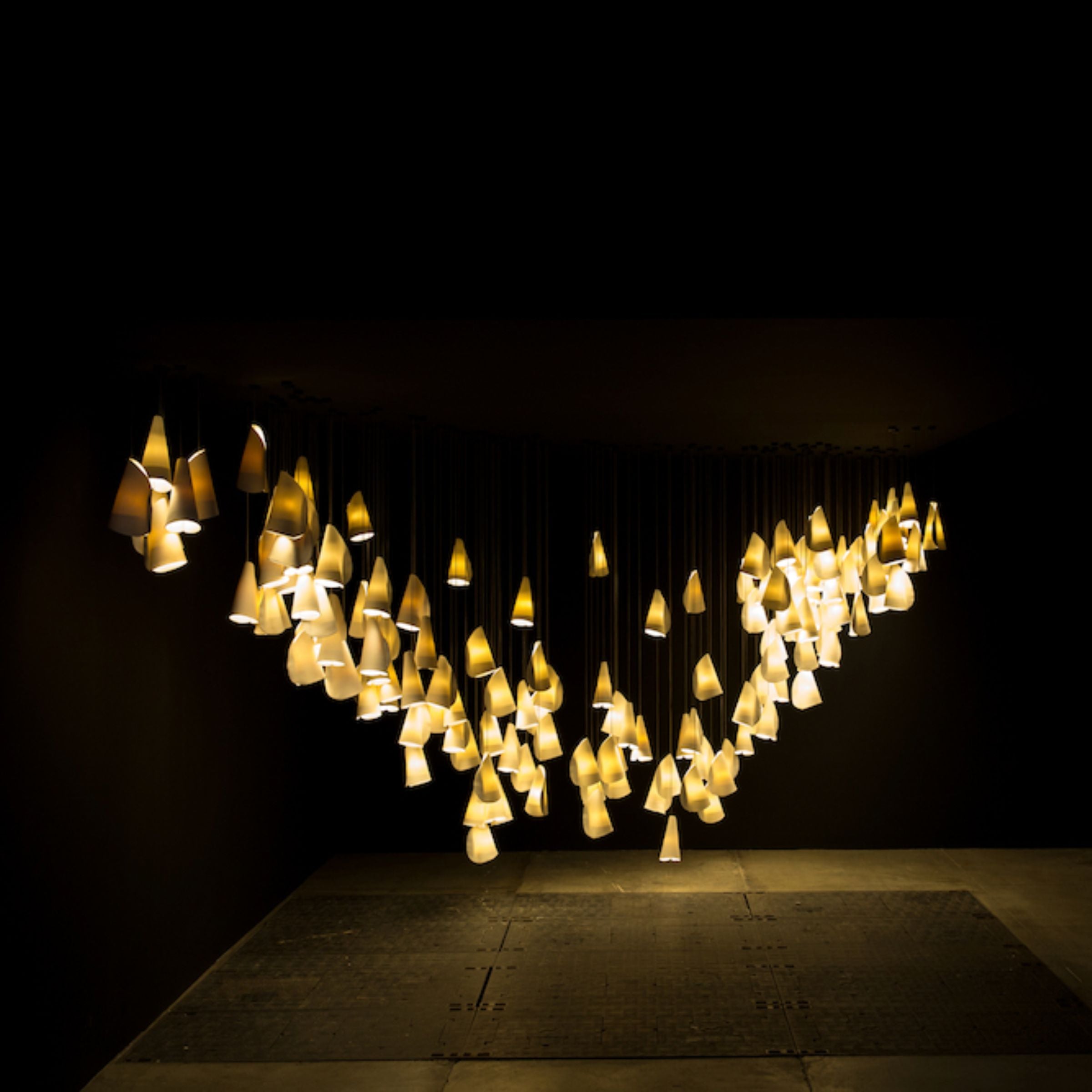 Pre-order 75 Days Delivery 20 Heads Pendant Lamp CY-DD-1029 -  Pendant Lamps - ebarza Furniture UAE | Shop Modern Furniture in Abu Dhabi & Dubai - مفروشات ايبازرا في الامارات | تسوق اثاث عصري وديكورات مميزة في دبي وابوظبي