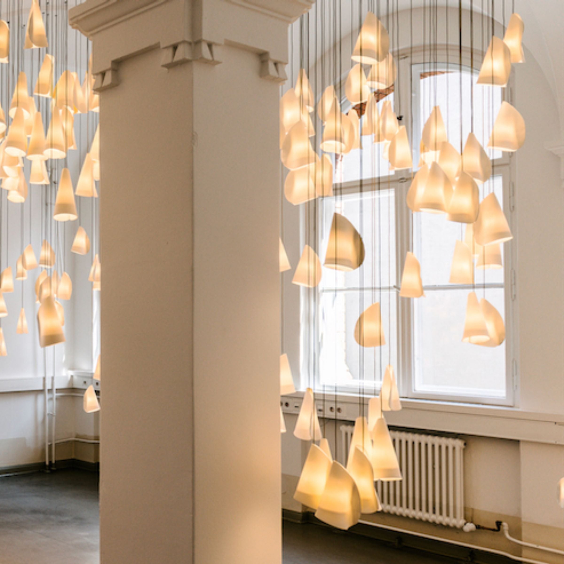 Pre-order 75 Days Delivery 20 Heads Pendant Lamp CY-DD-1029 -  Pendant Lamps - ebarza Furniture UAE | Shop Modern Furniture in Abu Dhabi & Dubai - مفروشات ايبازرا في الامارات | تسوق اثاث عصري وديكورات مميزة في دبي وابوظبي