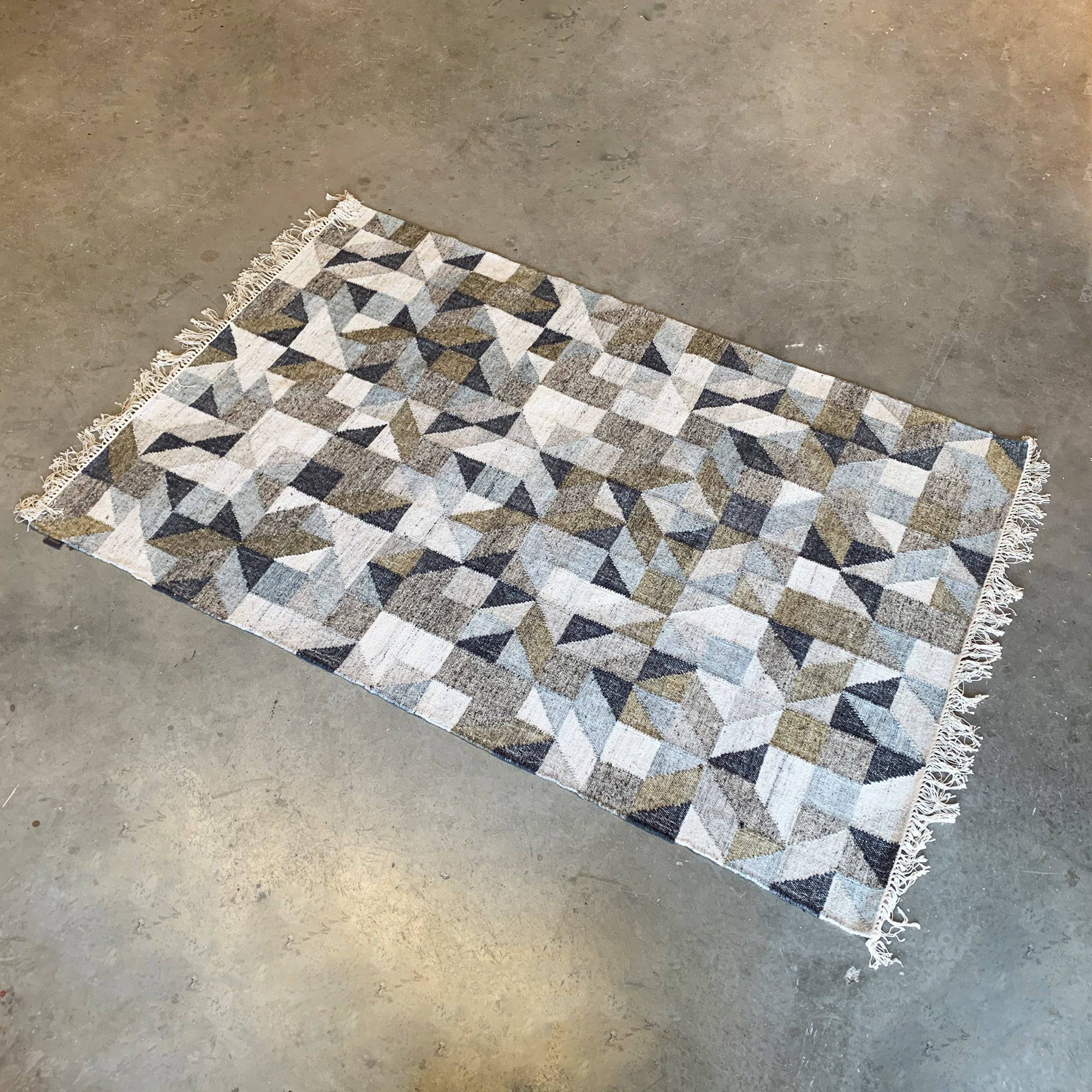 200X300 Cm Bolton Handmade Wool Rug Bolton Blt-83-Xl -  Rugs - ebarza Furniture UAE | Shop Modern Furniture in Abu Dhabi & Dubai - مفروشات ايبازرا في الامارات | تسوق اثاث عصري وديكورات مميزة في دبي وابوظبي