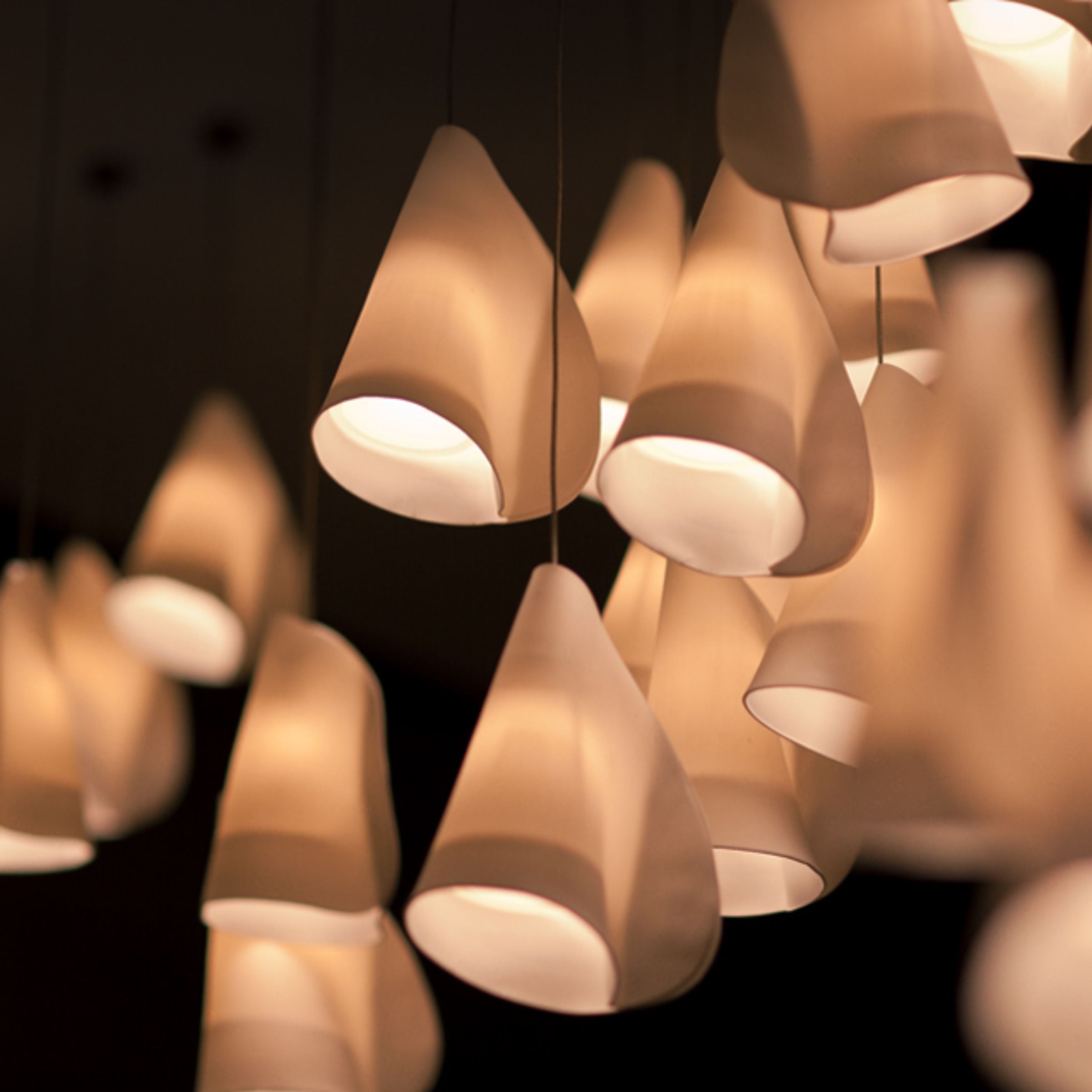 Pre-order 75 Days Delivery 20 Heads Pendant Lamp CY-DD-1029 -  Pendant Lamps - ebarza Furniture UAE | Shop Modern Furniture in Abu Dhabi & Dubai - مفروشات ايبازرا في الامارات | تسوق اثاث عصري وديكورات مميزة في دبي وابوظبي