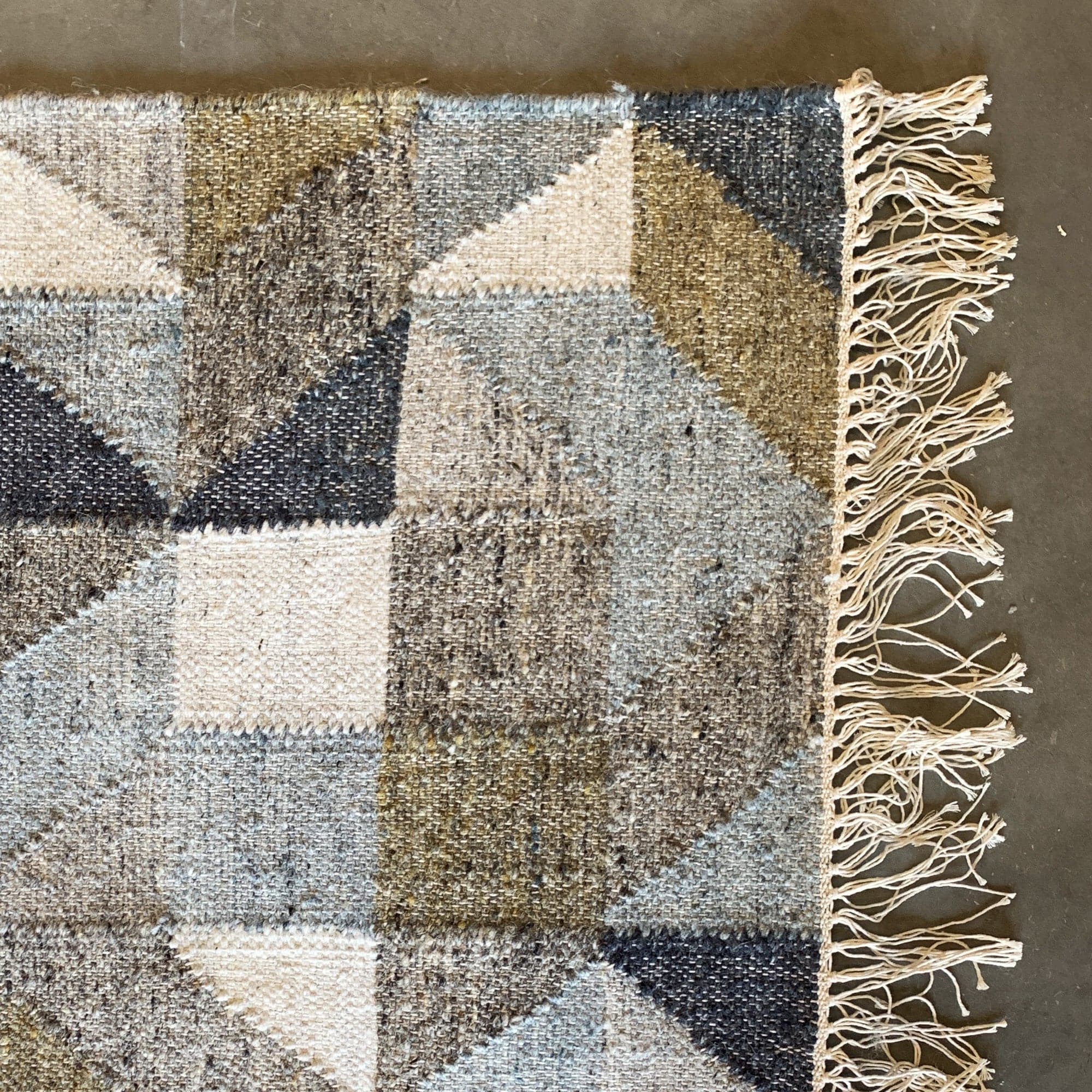 230X160 Cm Bolton Handmade Wool Rug Bolton Blt-83-L -  Rugs - ebarza Furniture UAE | Shop Modern Furniture in Abu Dhabi & Dubai - مفروشات ايبازرا في الامارات | تسوق اثاث عصري وديكورات مميزة في دبي وابوظبي