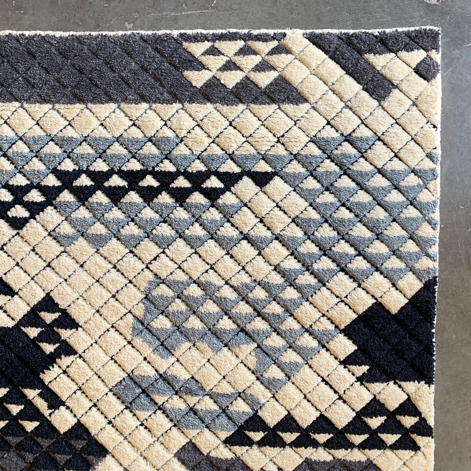 230X160 Cm Handmade Wool Rug Jh-20731-L -  Rugs - ebarza Furniture UAE | Shop Modern Furniture in Abu Dhabi & Dubai - مفروشات ايبازرا في الامارات | تسوق اثاث عصري وديكورات مميزة في دبي وابوظبي