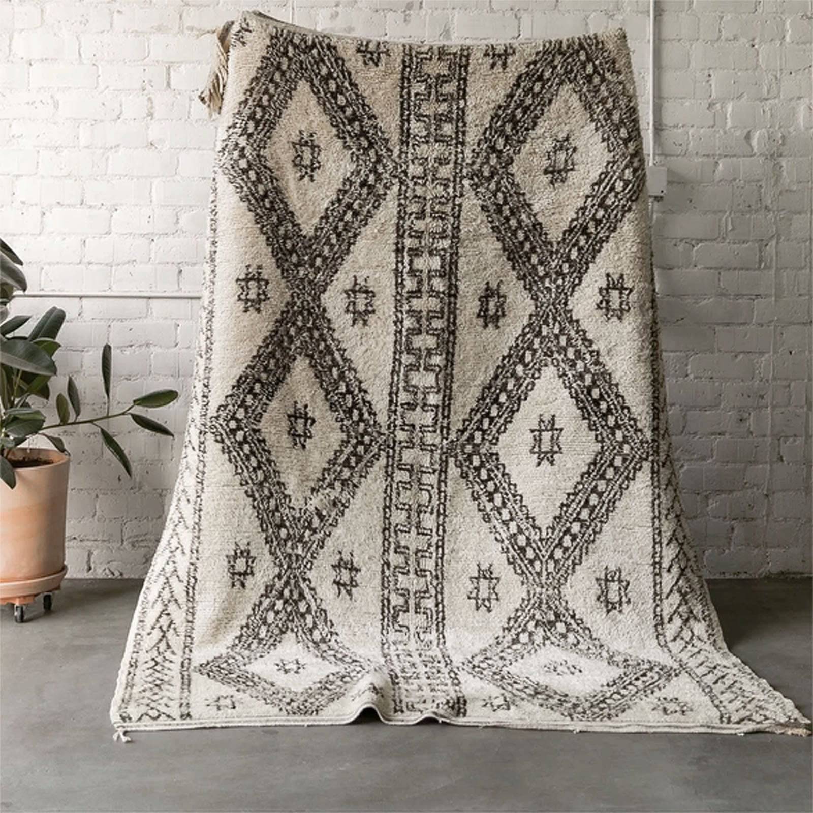 230X160 Cm Moroccan Style Handmade Rug Jh-2709-L -  Rugs - ebarza Furniture UAE | Shop Modern Furniture in Abu Dhabi & Dubai - مفروشات ايبازرا في الامارات | تسوق اثاث عصري وديكورات مميزة في دبي وابوظبي