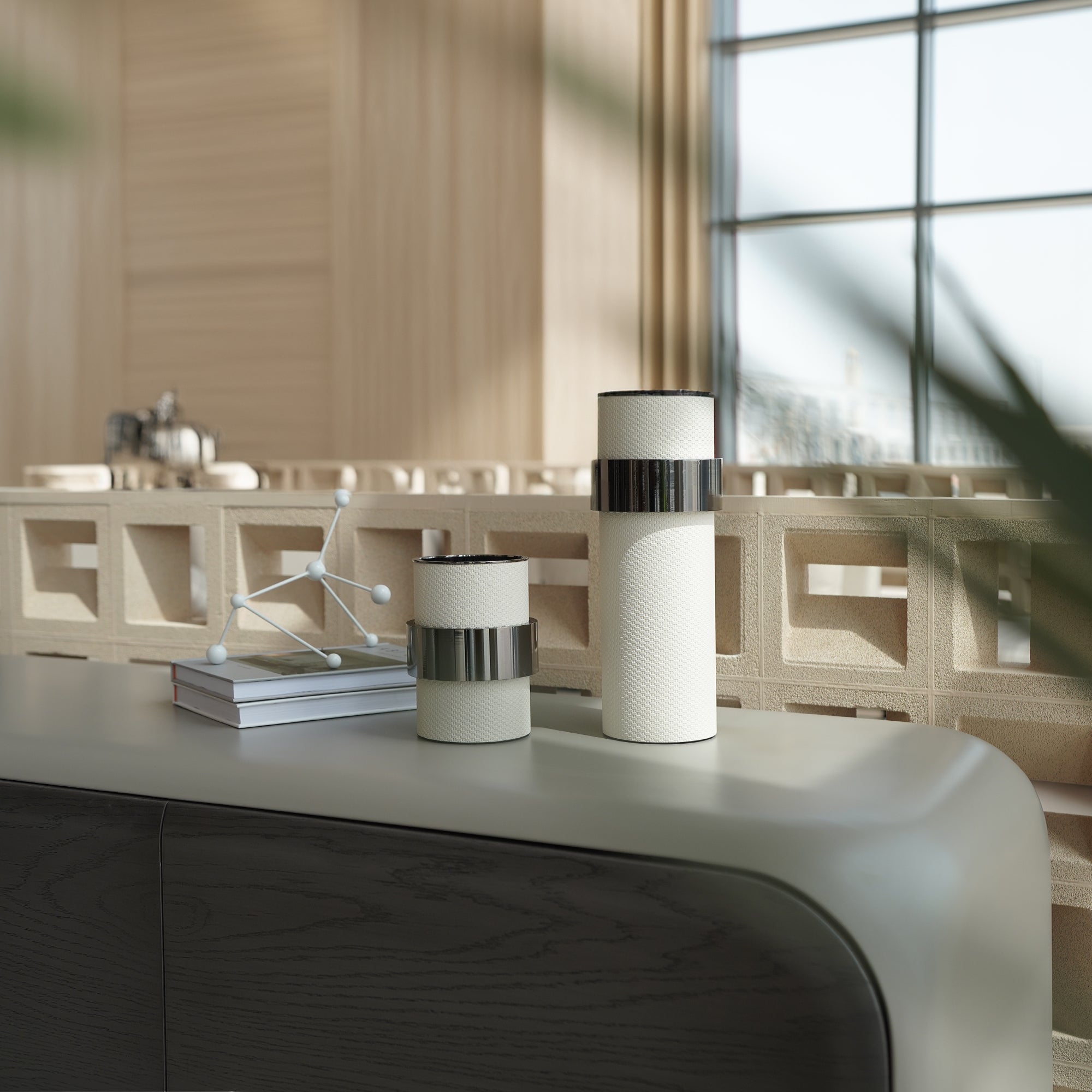 Flower Vase-S DD220402ES -  Vases - ebarza Furniture UAE | Shop Modern Furniture in Abu Dhabi & Dubai - مفروشات ايبازرا في الامارات | تسوق اثاث عصري وديكورات مميزة في دبي وابوظبي