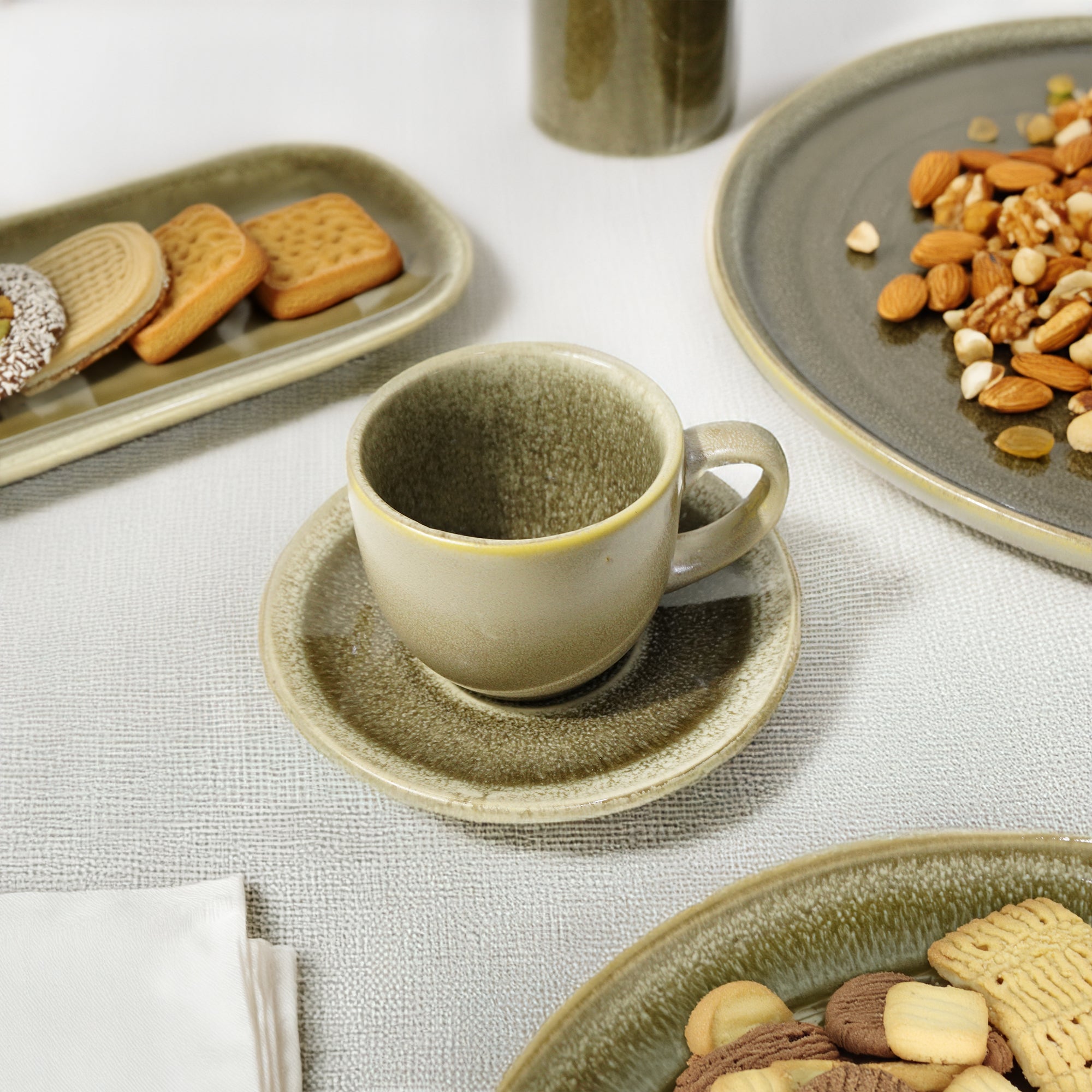 Cup & Saucer Brown HZ4333/32Brown -  Coffee Sets - ebarza Furniture UAE | Shop Modern Furniture in Abu Dhabi & Dubai - مفروشات ايبازرا في الامارات | تسوق اثاث عصري وديكورات مميزة في دبي وابوظبي