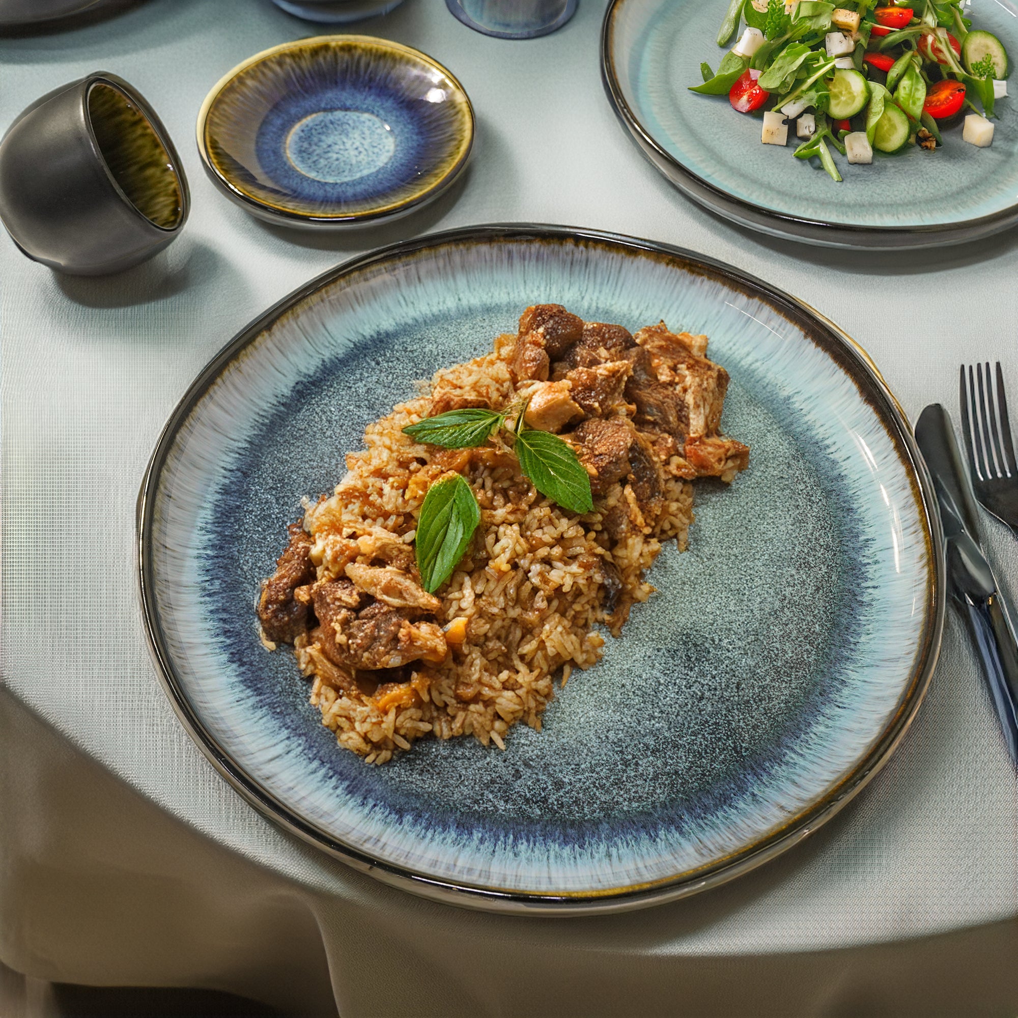 Blue Wave Salad Plate Black and Blue HZ3093 -  Plates - ebarza Furniture UAE | Shop Modern Furniture in Abu Dhabi & Dubai - مفروشات ايبازرا في الامارات | تسوق اثاث عصري وديكورات مميزة في دبي وابوظبي