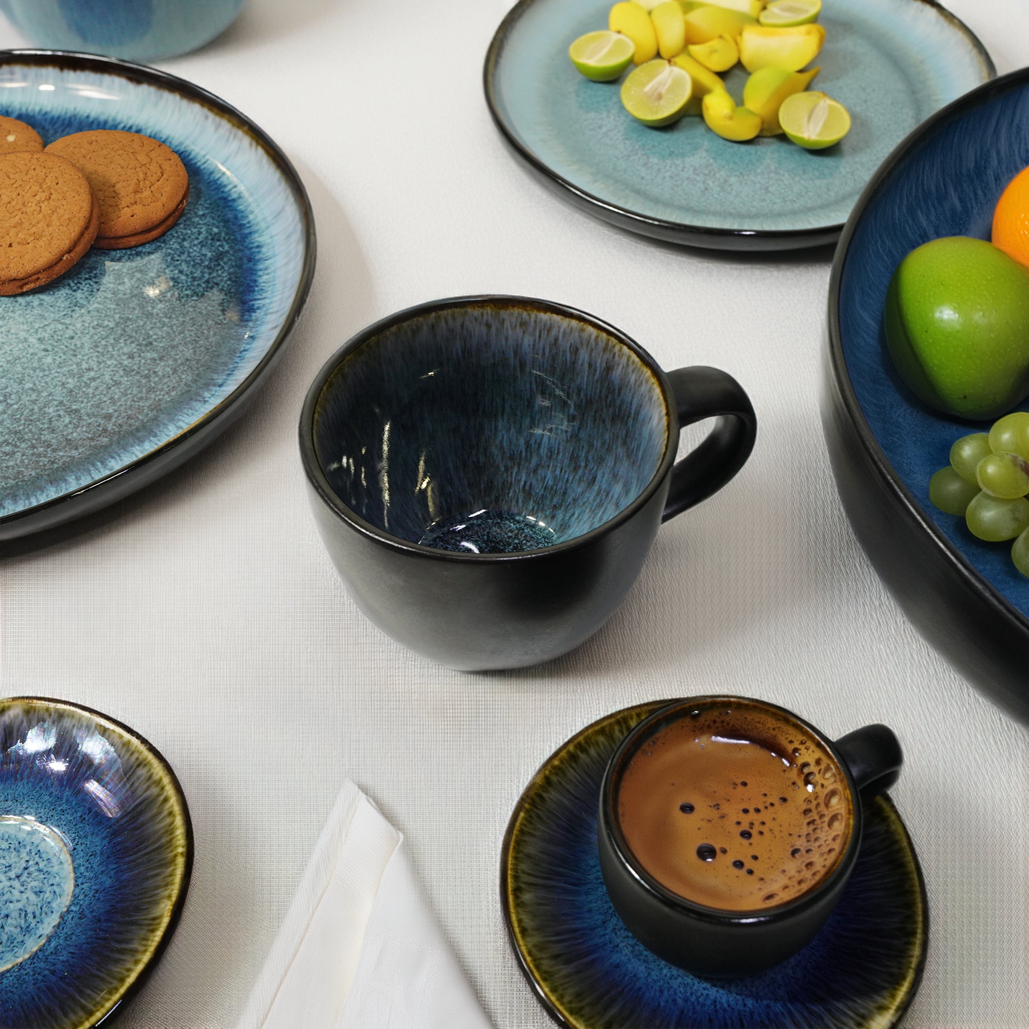 Blue wave Mug Black and Blue HZ3104 -  Mugs - ebarza Furniture UAE | Shop Modern Furniture in Abu Dhabi & Dubai - مفروشات ايبازرا في الامارات | تسوق اثاث عصري وديكورات مميزة في دبي وابوظبي